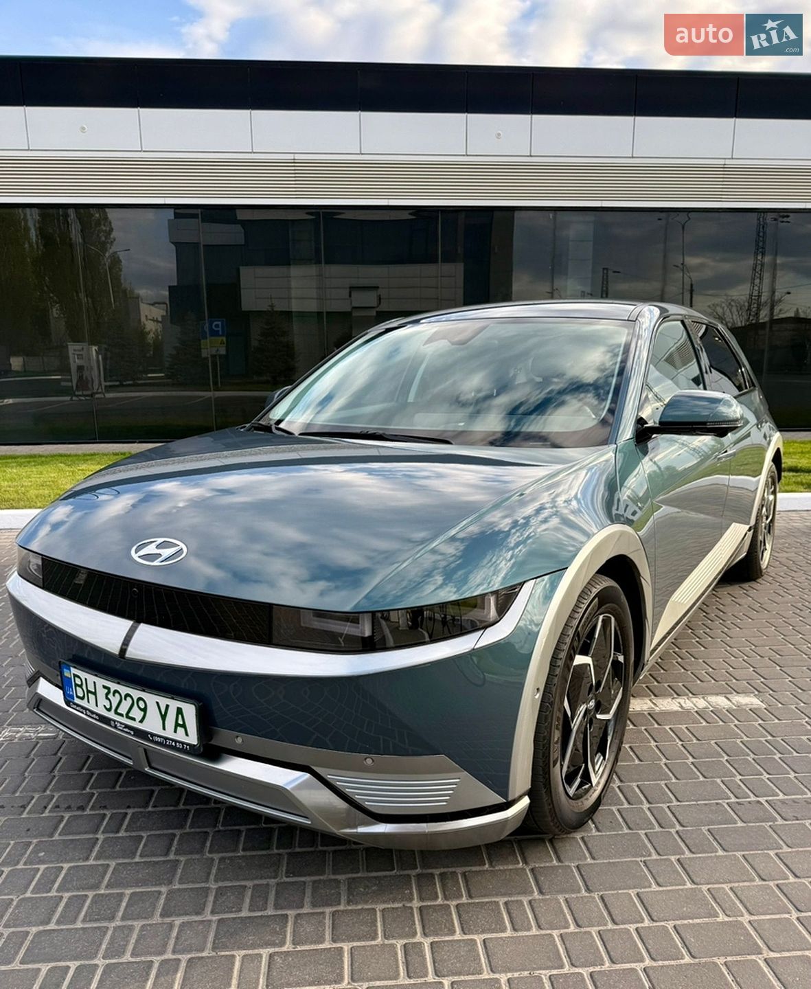 Hyundai Ioniq 5 2021 VIN KMHKR81BFNU030905 фото оголошення 2 з 25