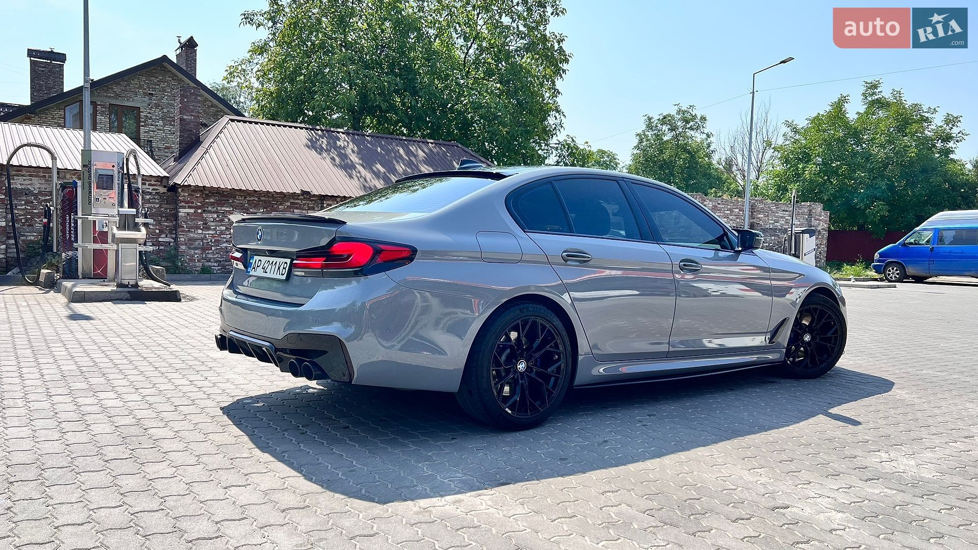 BMW 5 Series 2017 VIN WBAJE5C39HG916880 фото оголошення 12 з 20