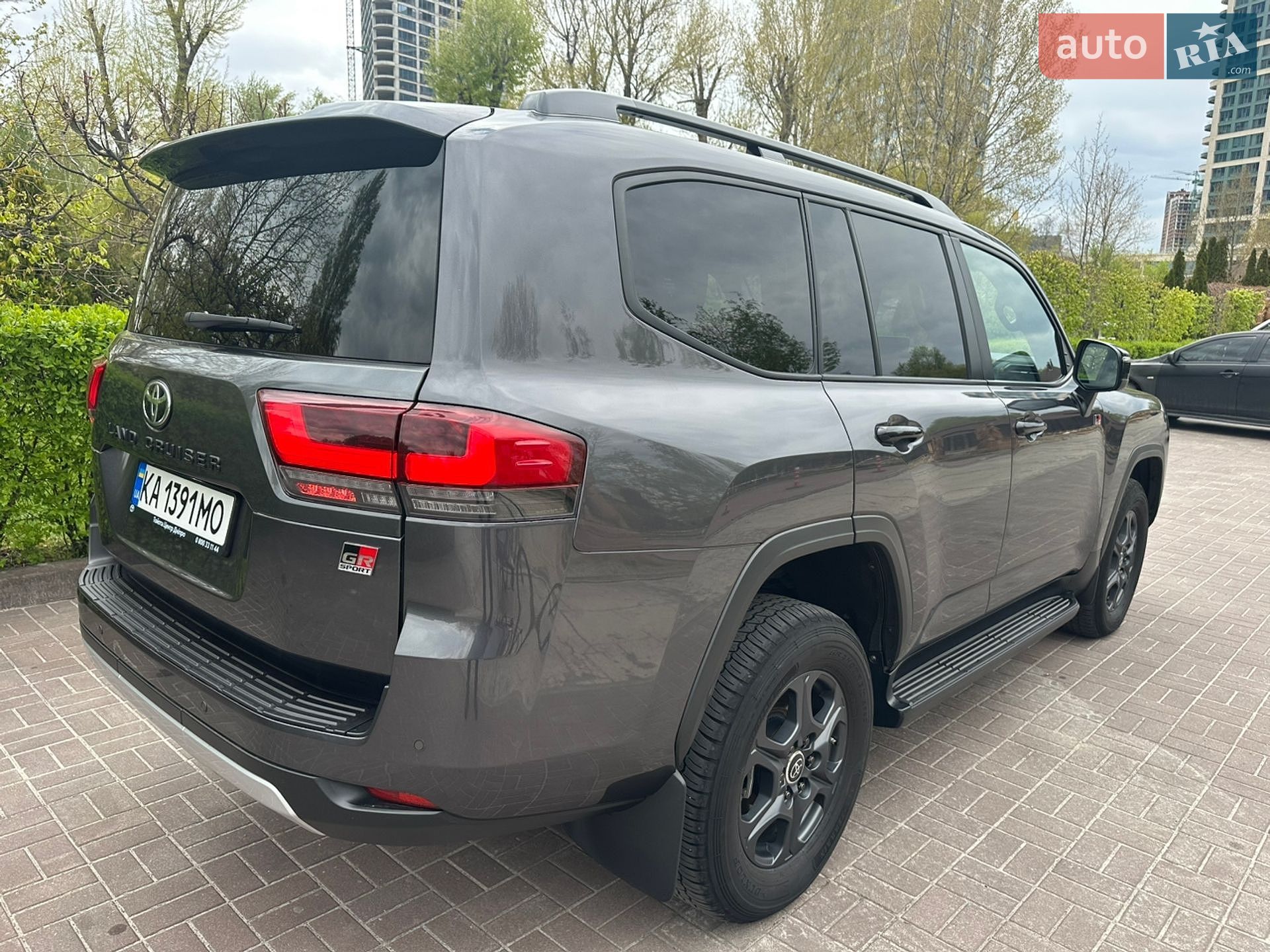 Toyota Land Cruiser 2023 VIN JTMAAABJ104042943 фото оголошення 6 з 44