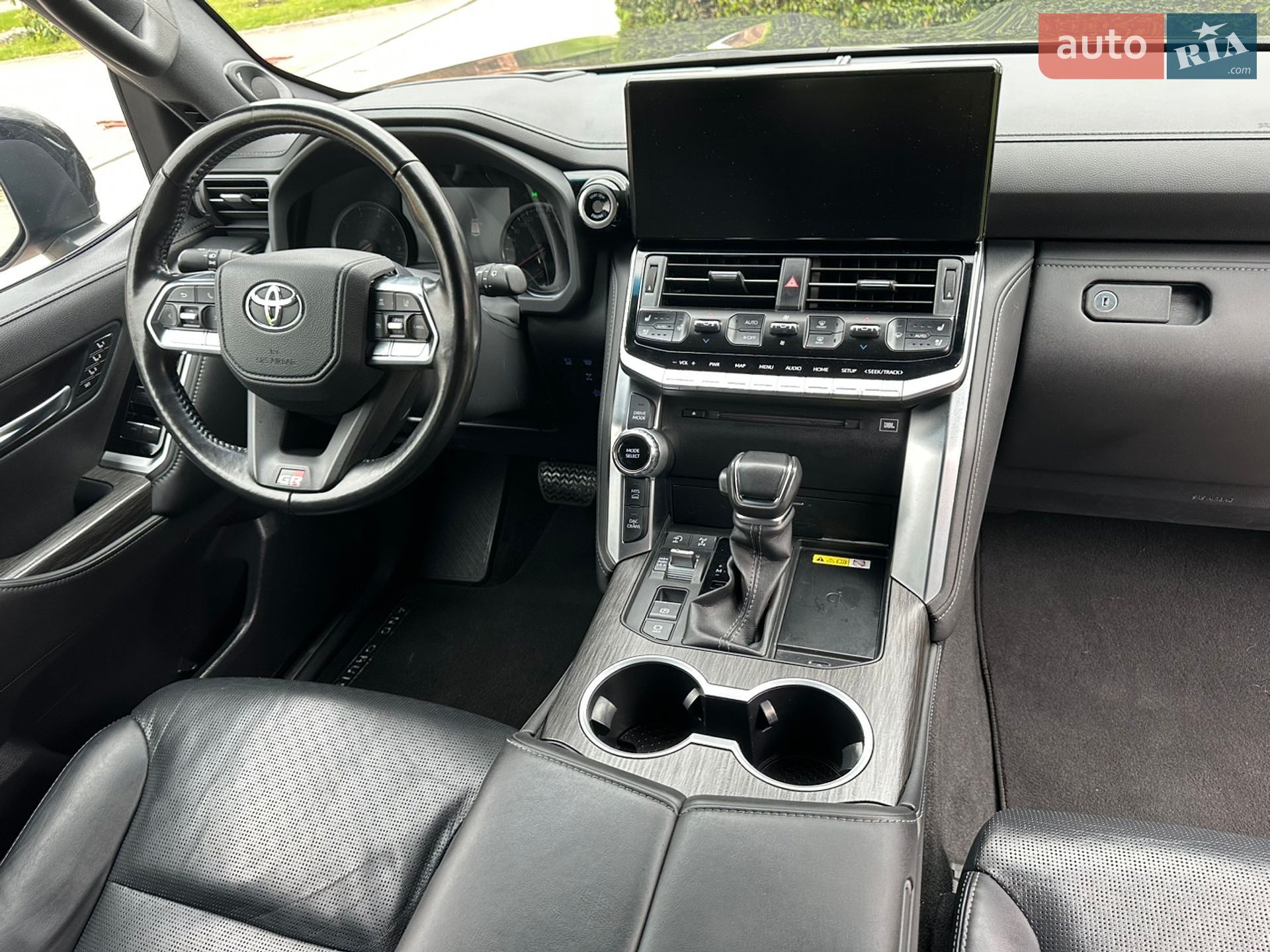 Toyota Land Cruiser 2023 VIN JTMAAABJ104042943 фото оголошення 18 з 44