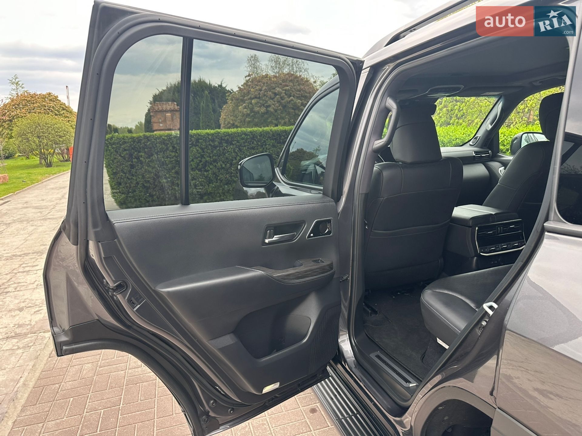 Toyota Land Cruiser 2023 VIN JTMAAABJ104042943 фото оголошення 26 з 44