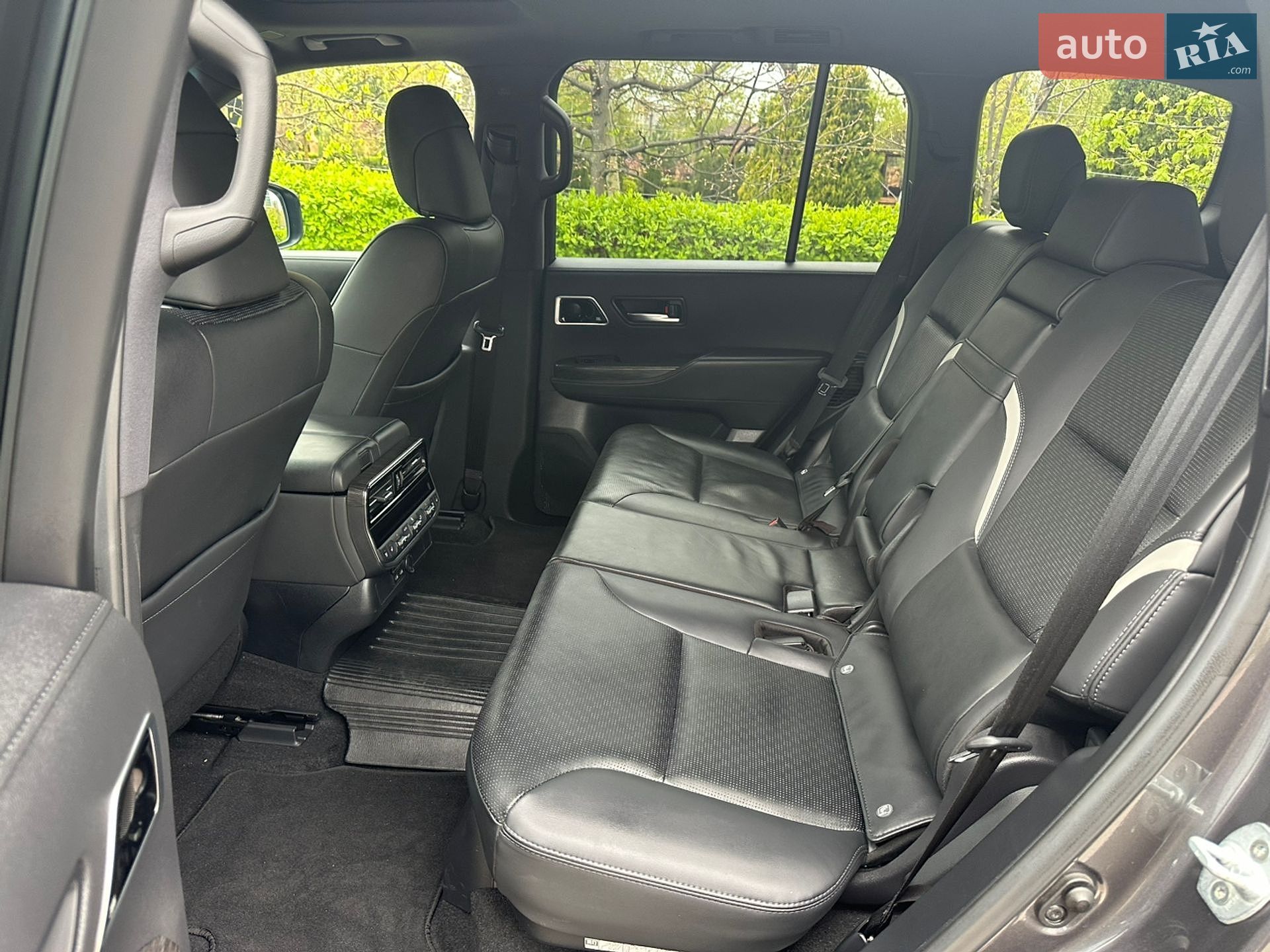 Toyota Land Cruiser 2023 VIN JTMAAABJ104042943 фото оголошення 28 з 44