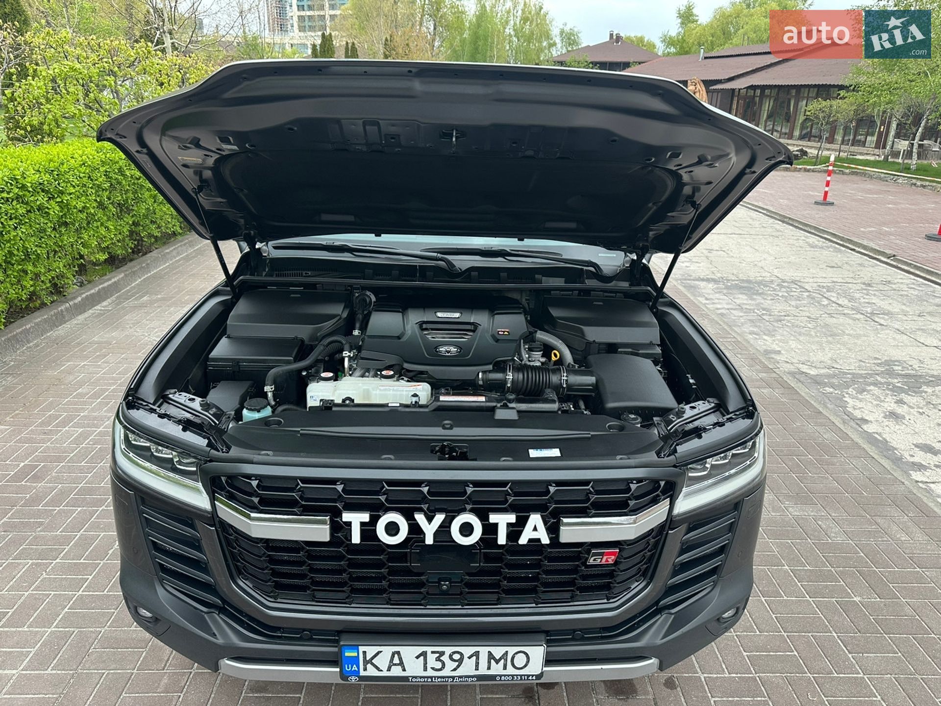 Toyota Land Cruiser 2023 VIN JTMAAABJ104042943 фото оголошення 32 з 44