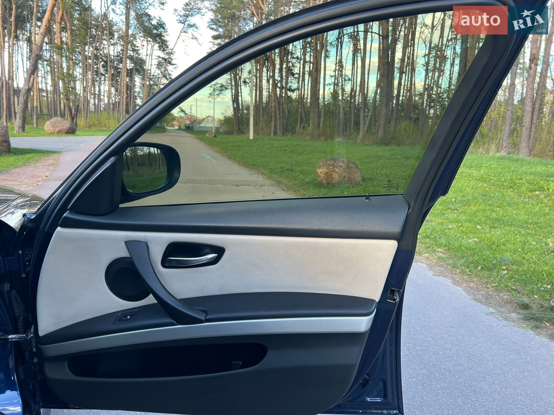 BMW 3 Series 2010 VIN WBAUY51000A886799 фото оголошення 30 з 64