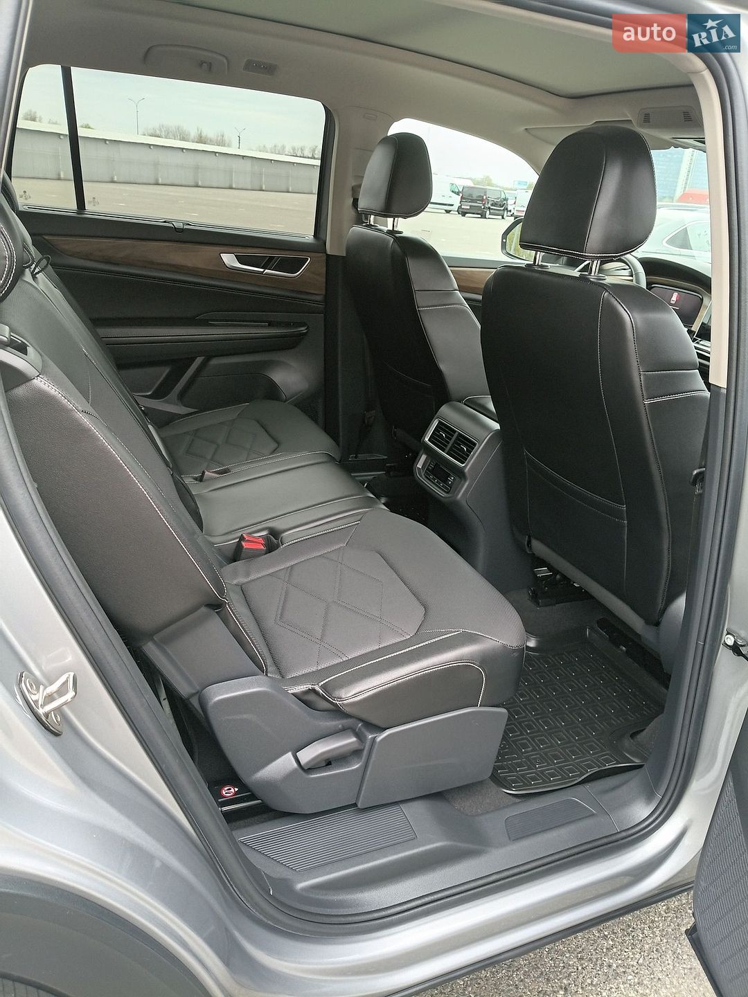Volkswagen Atlas 2024 VIN 1V2KR2CA2RC563060 фото оголошення 9 з 32