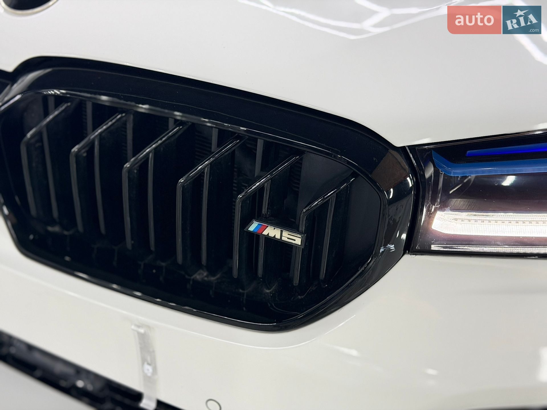 BMW 5 Series 2019 VIN WBAJR3C09LWW60804 фото оголошення 5 з 43