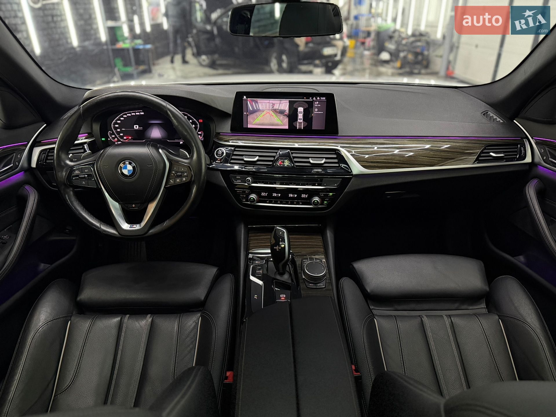BMW 5 Series 2019 VIN WBAJR3C09LWW60804 фото оголошення 14 з 43