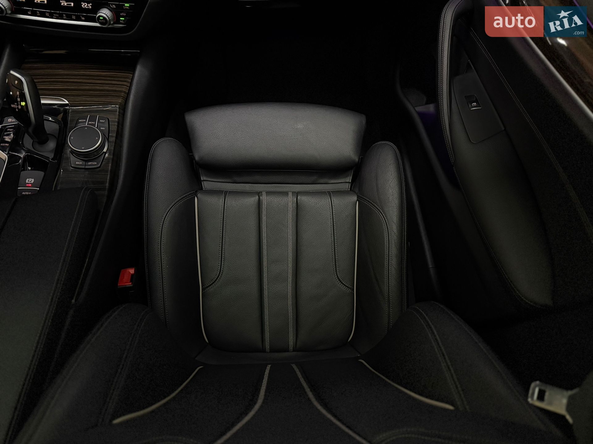 BMW 5 Series 2019 VIN WBAJR3C09LWW60804 фото оголошення 25 з 43