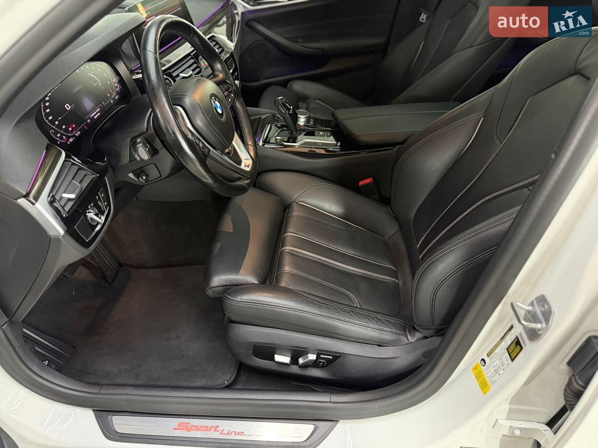 BMW 5 Series 2019 VIN WBAJR3C09LWW60804 фото оголошення 11 з 43