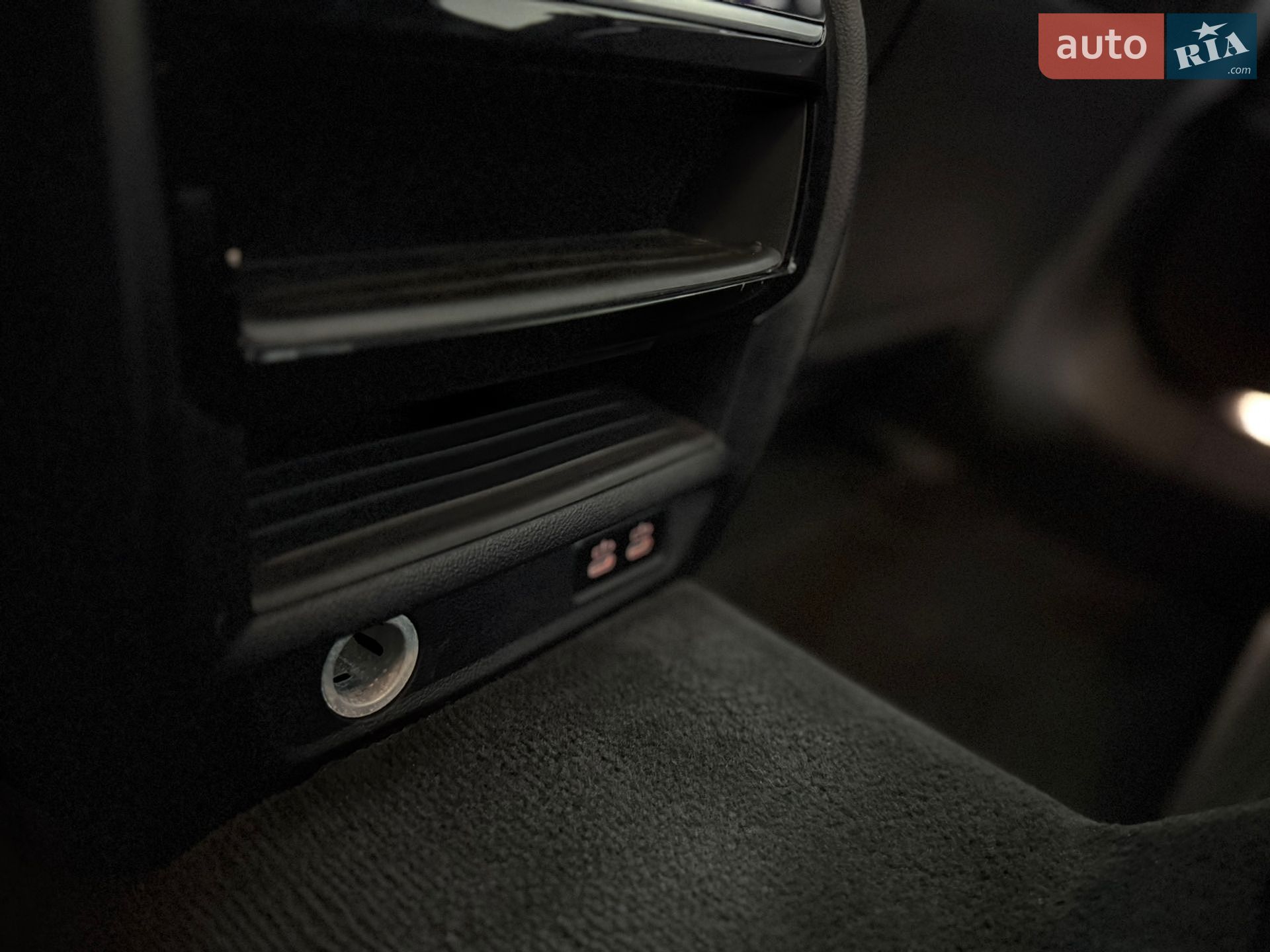 BMW 5 Series 2019 VIN WBAJR3C09LWW60804 фото оголошення 34 з 43
