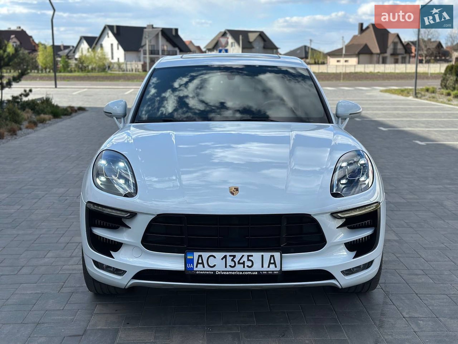 Porsche Macan 2016 VIN WP1AG2A51HLB50231 фото оголошення 2 з 30