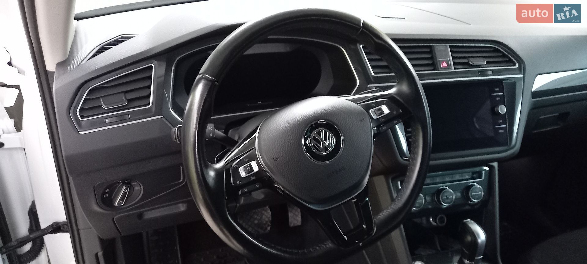 Volkswagen Tiguan 2017 VIN WVGZZZ5NZJW862186 фото оголошення 2 з 12