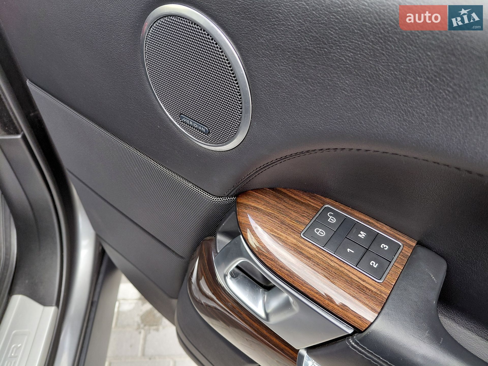 Land Rover Range Rover 2016 VIN SALGS2KF4GA313720 фото оголошення 43 з 96