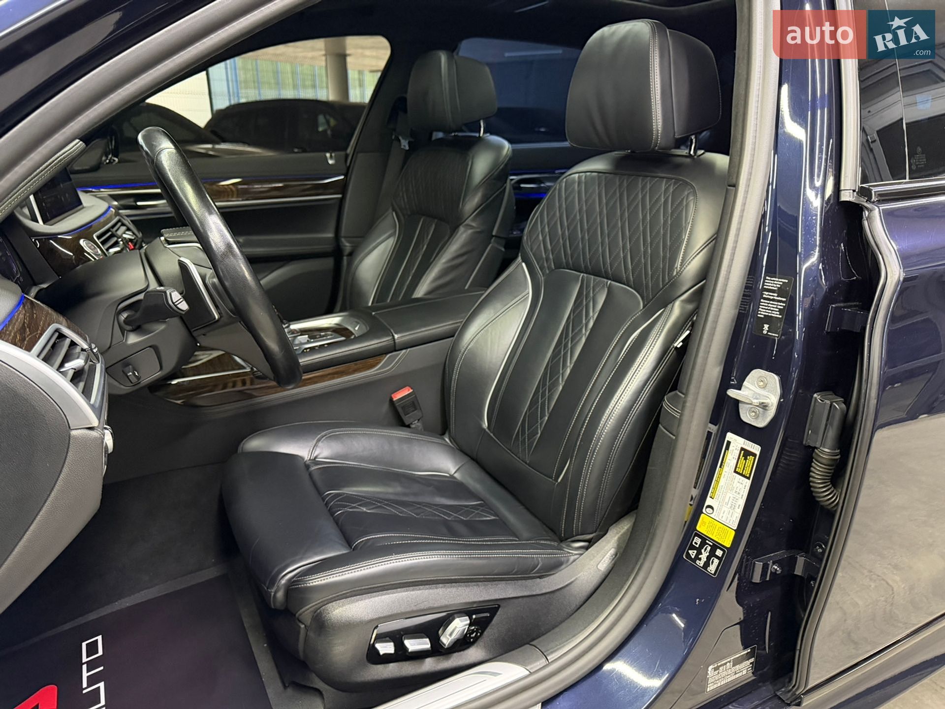 BMW 7 Series 2019 VIN WBA7T4C07LCD44727 фото оголошення 20 з 30