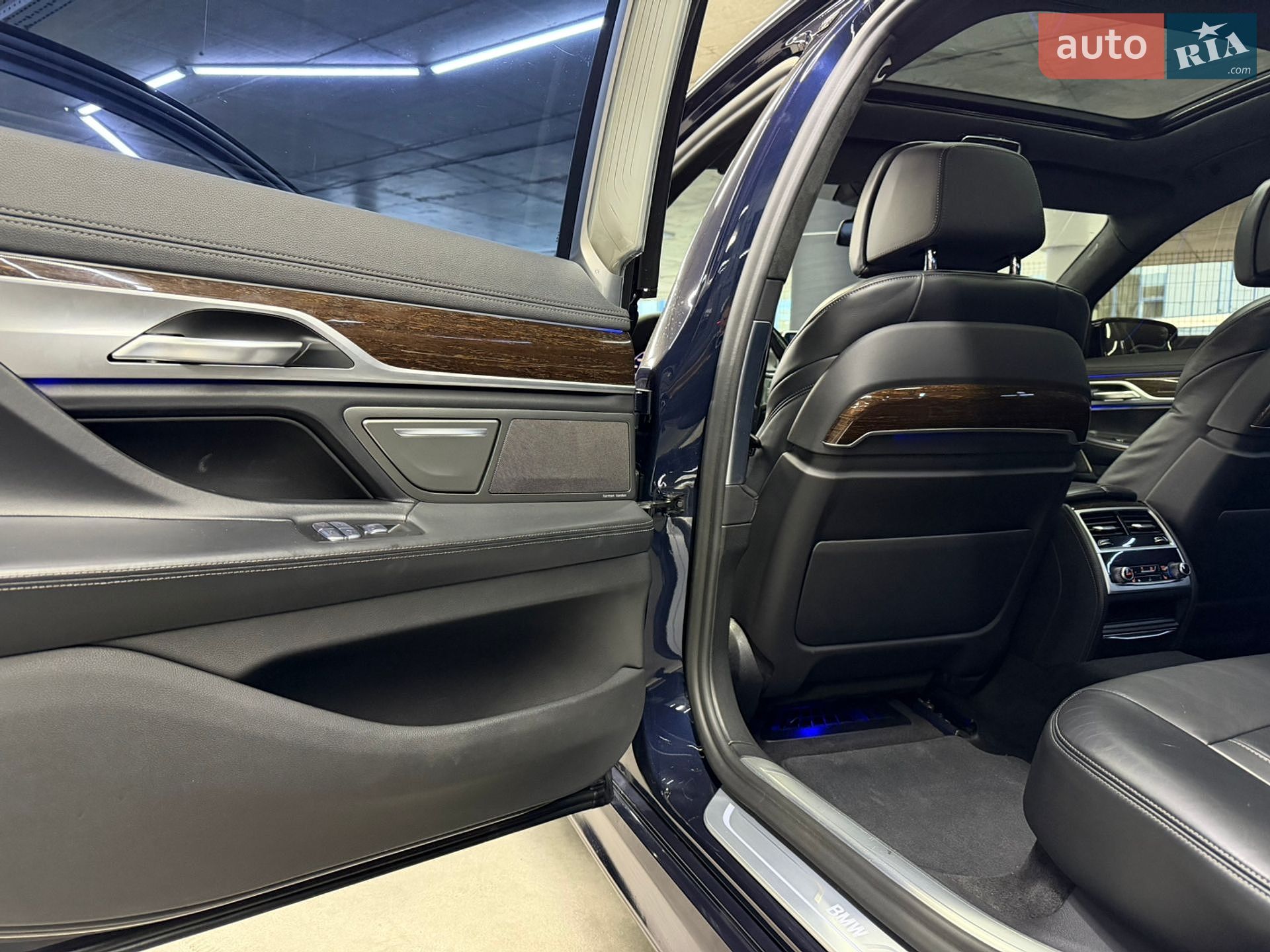 BMW 7 Series 2019 VIN WBA7T4C07LCD44727 фото оголошення 23 з 30
