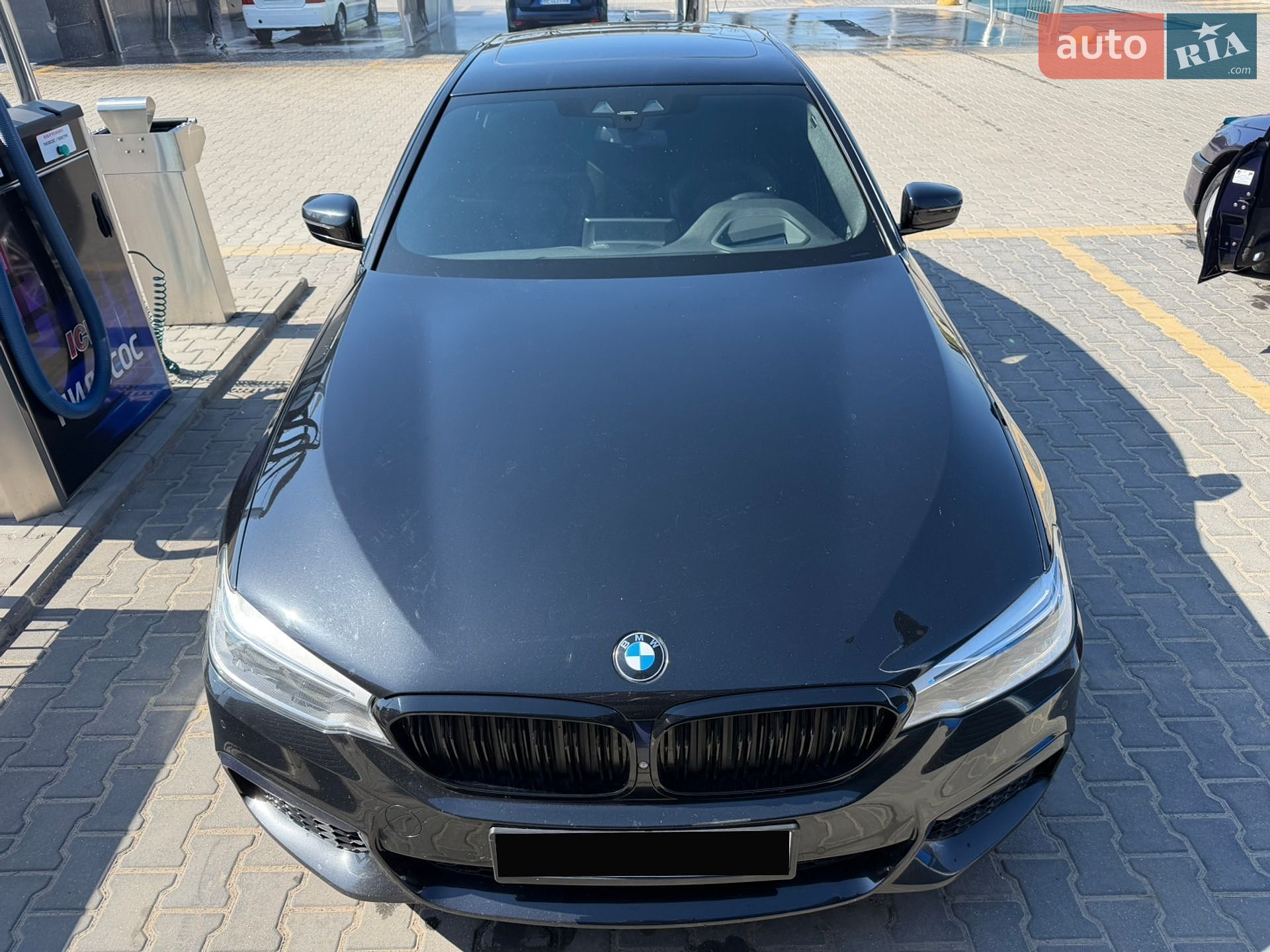 BMW 5 Series 2018 VIN WBAJB1C59JG623330 фото оголошення 8 з 15