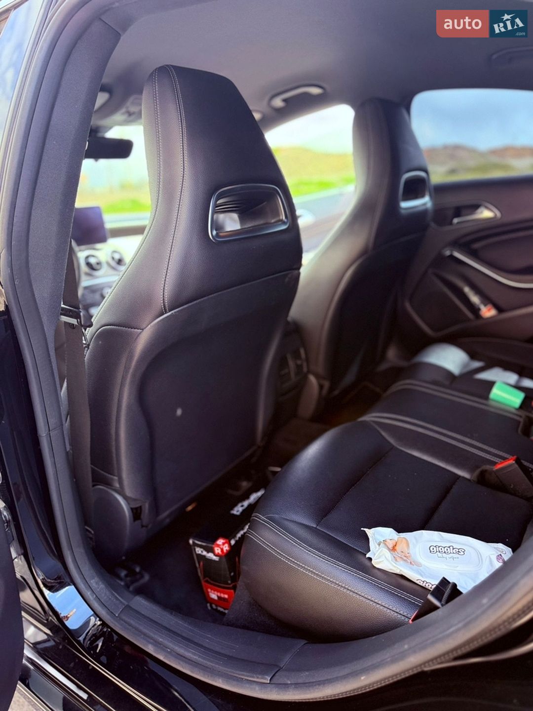 Mercedes-Benz CLA-Class 2018 VIN WDDSJ4EB8JN685558 фото оголошення 12 з 22