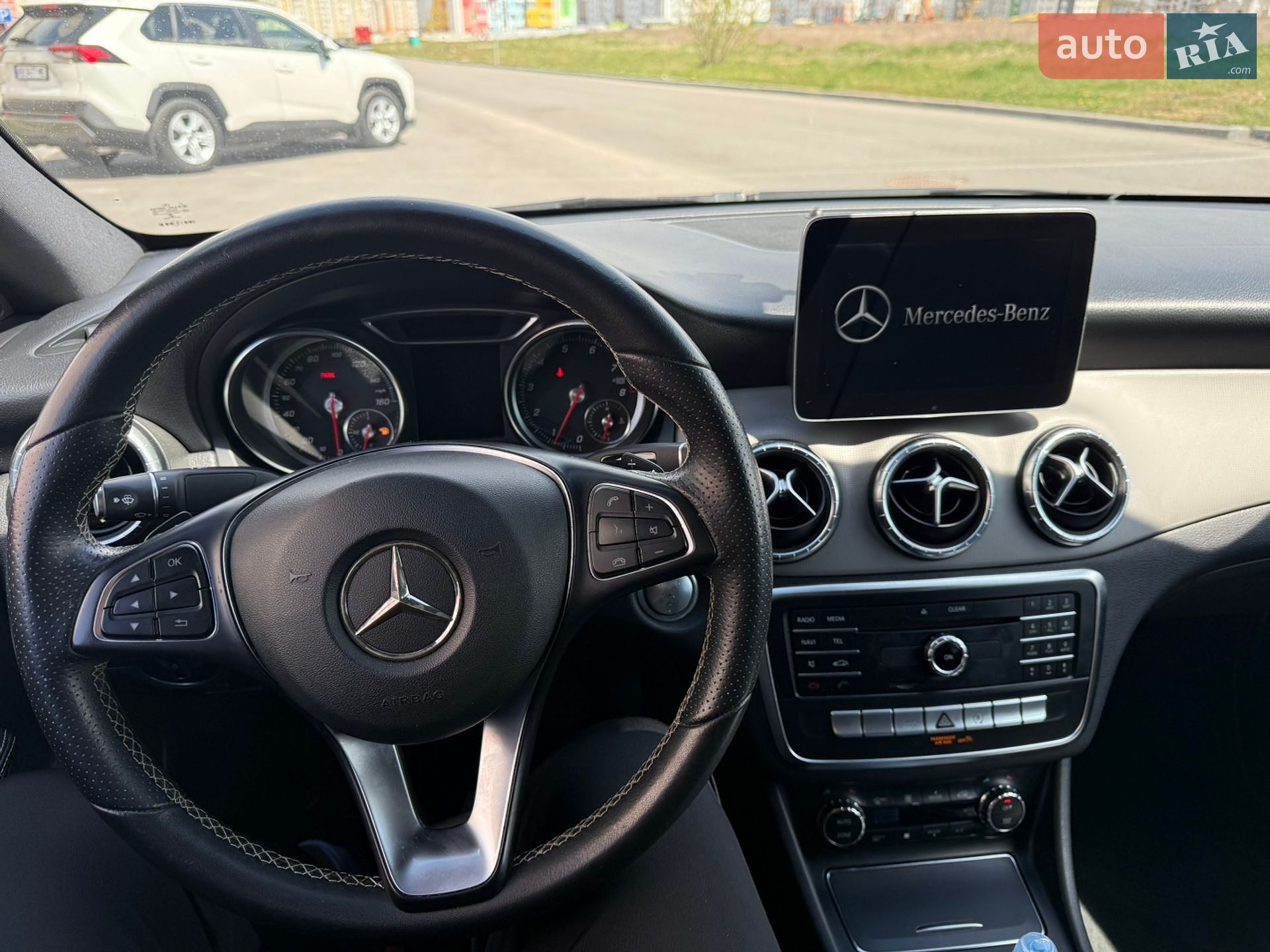 Mercedes-Benz CLA-Class 2018 VIN WDDSJ4EB8JN685558 фото оголошення 17 з 22