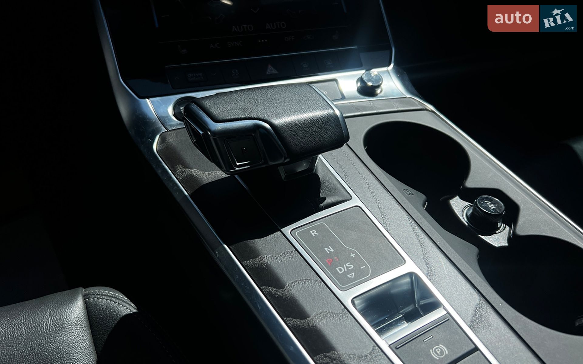 Audi A6 2022 VIN WAUD3BF23PN043156 фото оголошення 17 з 28