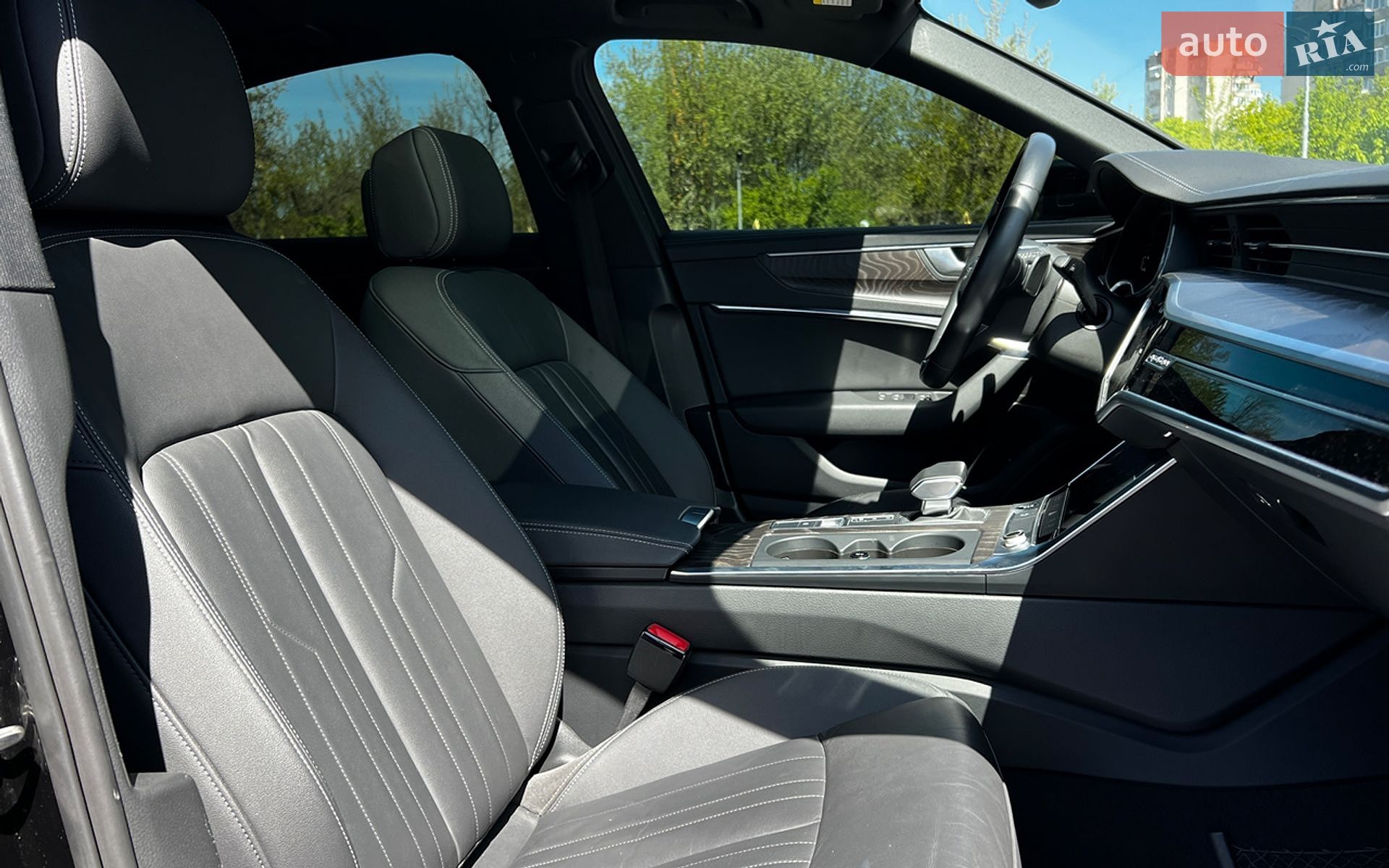 Audi A6 2022 VIN WAUD3BF23PN043156 фото оголошення 21 з 28