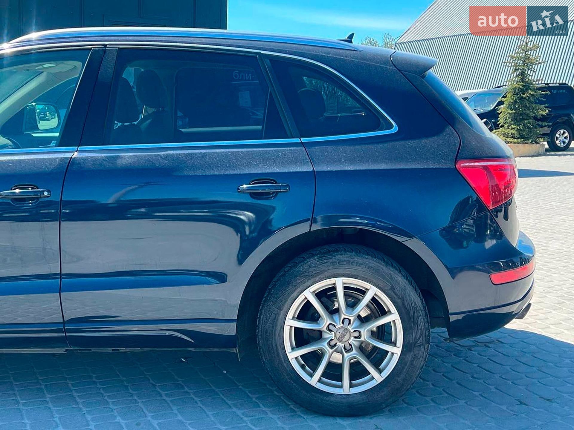 Audi Q5 2011 VIN WA1LFAFP3BA103619 фото оголошення 6 з 44
