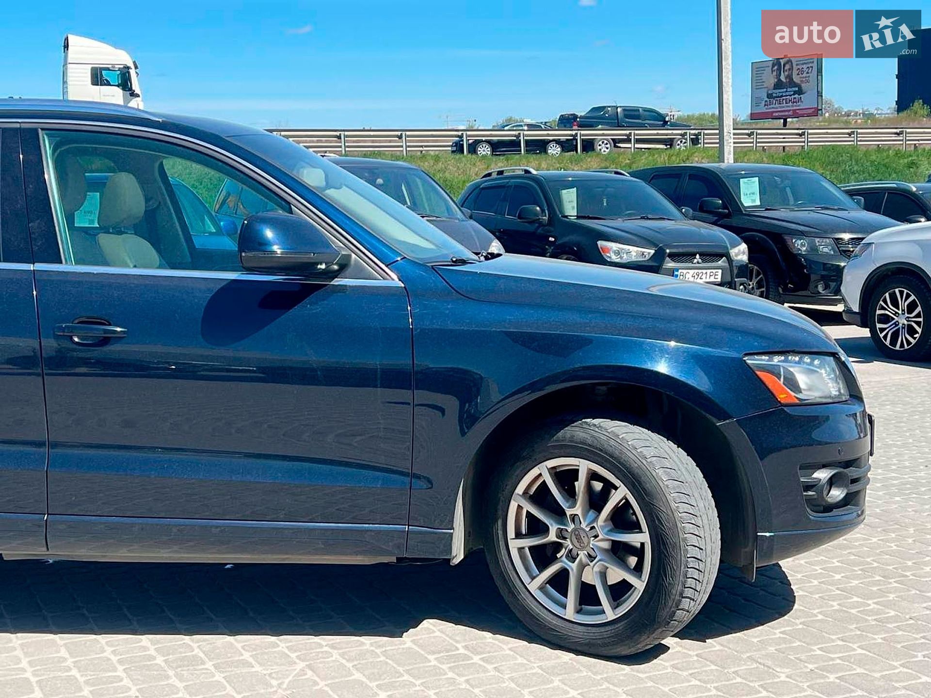 Audi Q5 2011 VIN WA1LFAFP3BA103619 фото оголошення 12 з 44