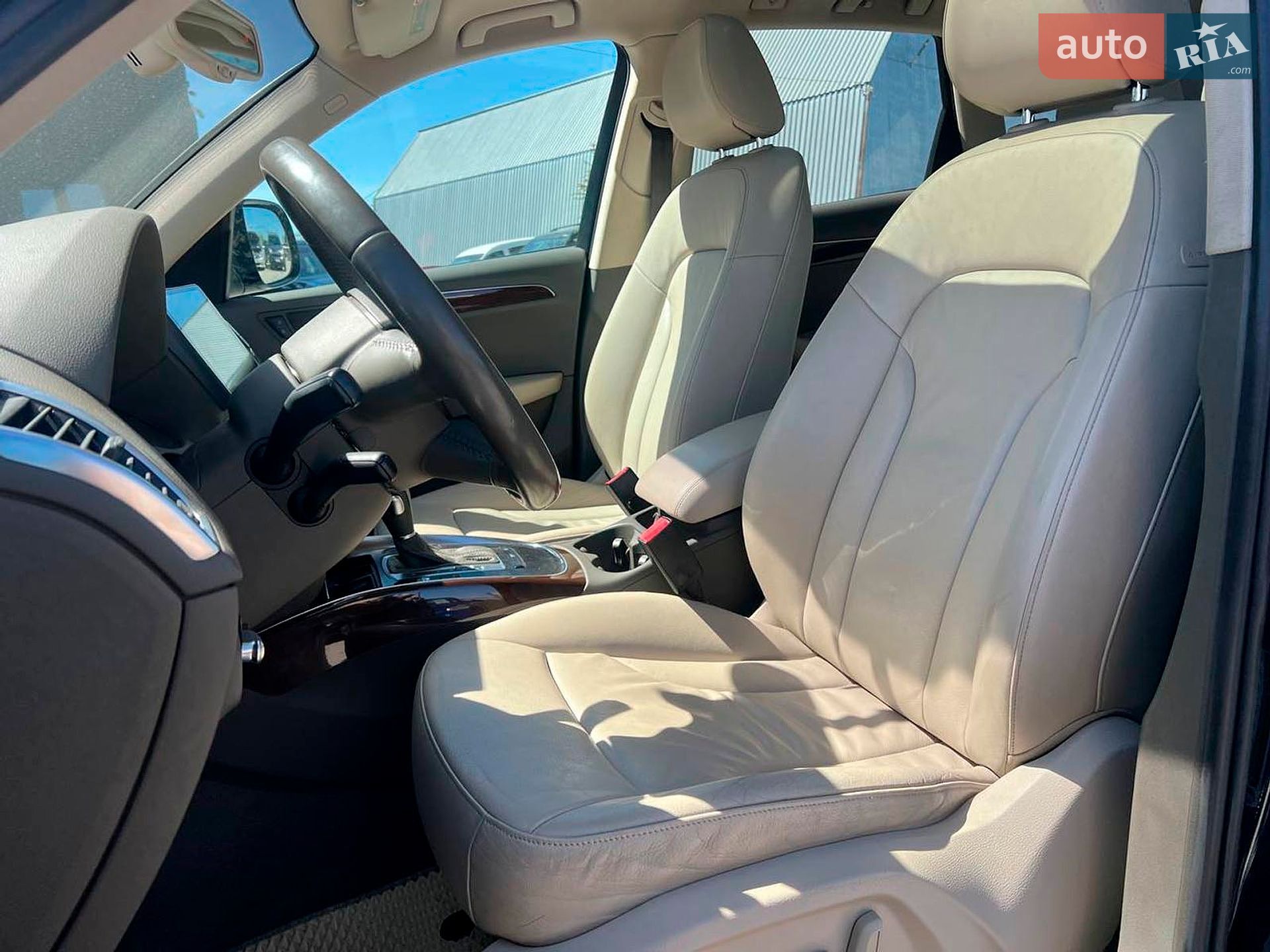 Audi Q5 2011 VIN WA1LFAFP3BA103619 фото оголошення 19 з 44