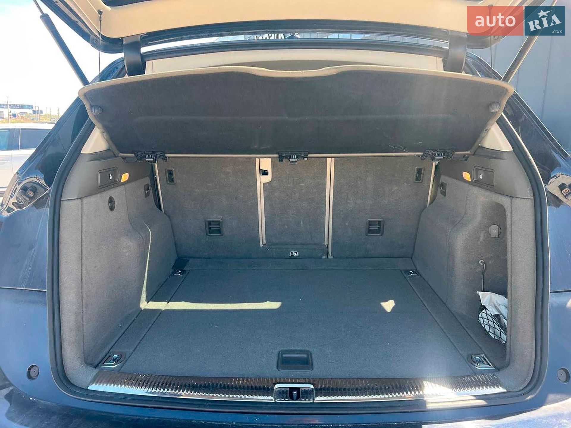 Audi Q5 2011 VIN WA1LFAFP3BA103619 фото оголошення 41 з 44