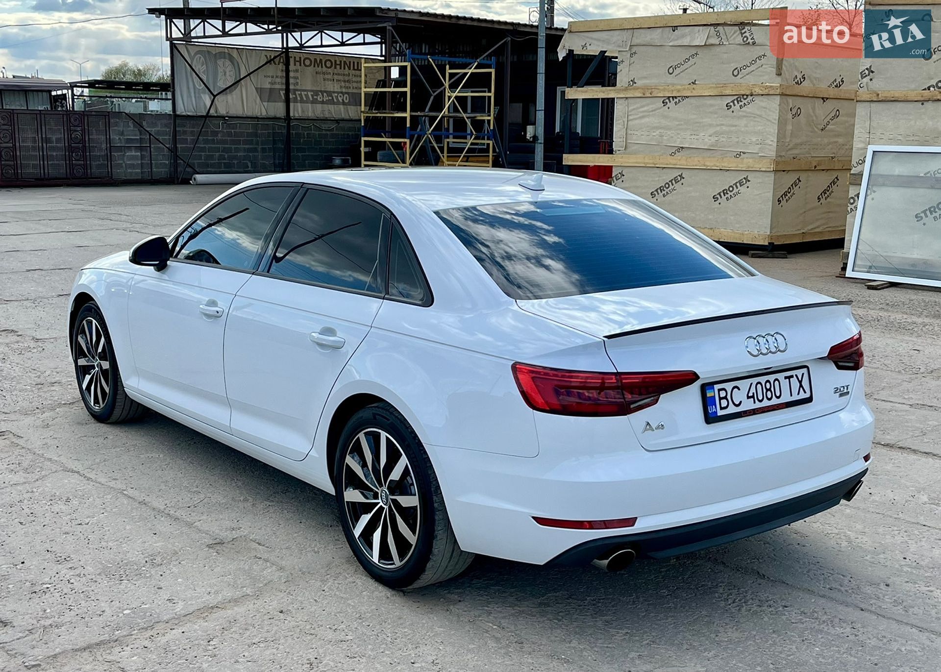 Audi A4 2017 VIN WAUGMAF43HA178524 фото оголошення 11 з 38