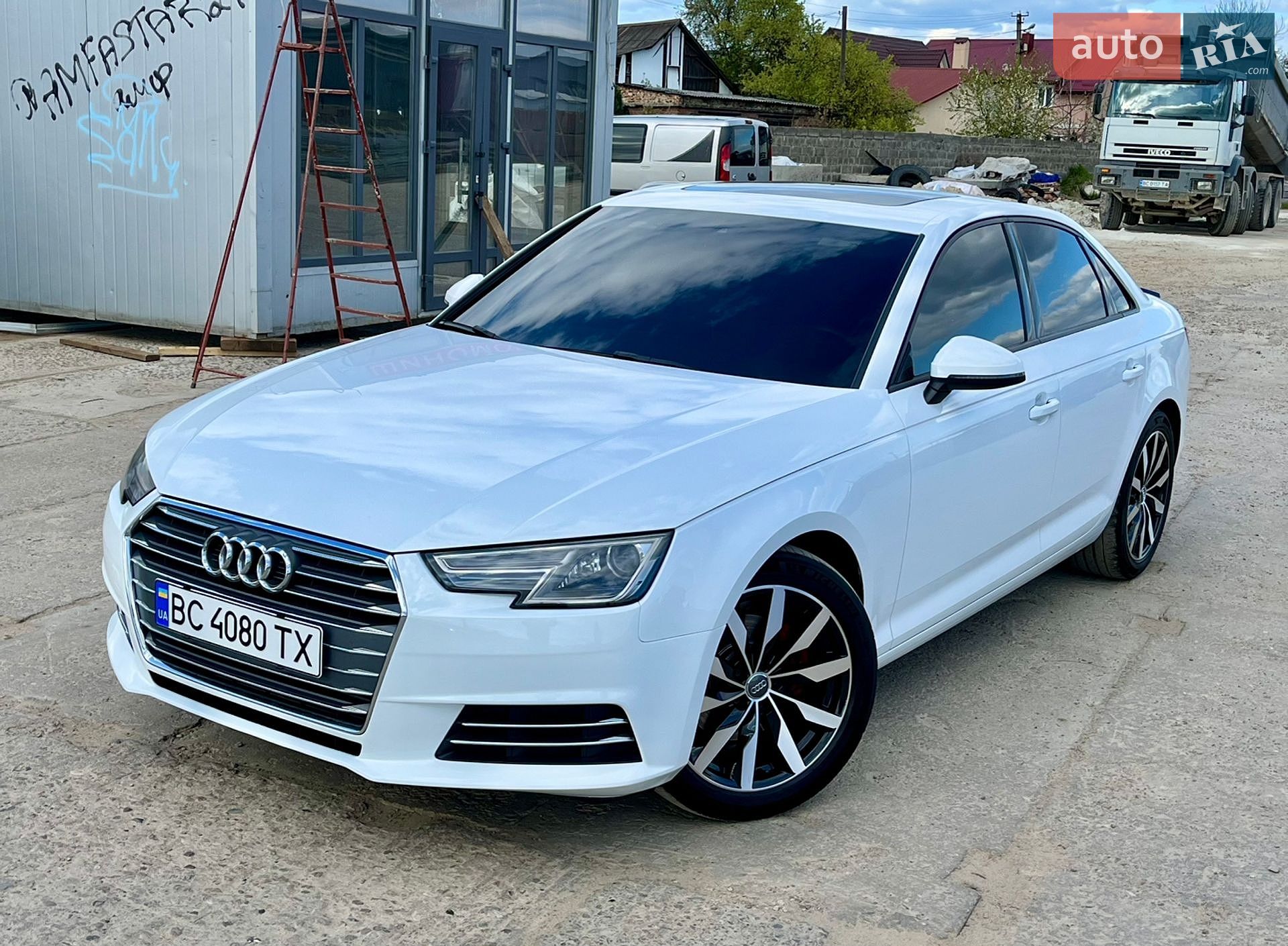 Audi A4 2017 VIN WAUGMAF43HA178524 фото оголошення 13 з 38
