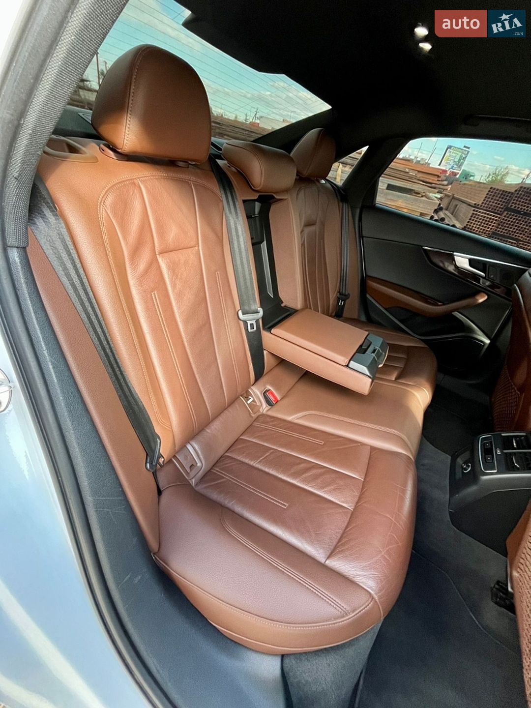 Audi A4 2017 VIN WAUGMAF43HA178524 фото оголошення 35 з 38