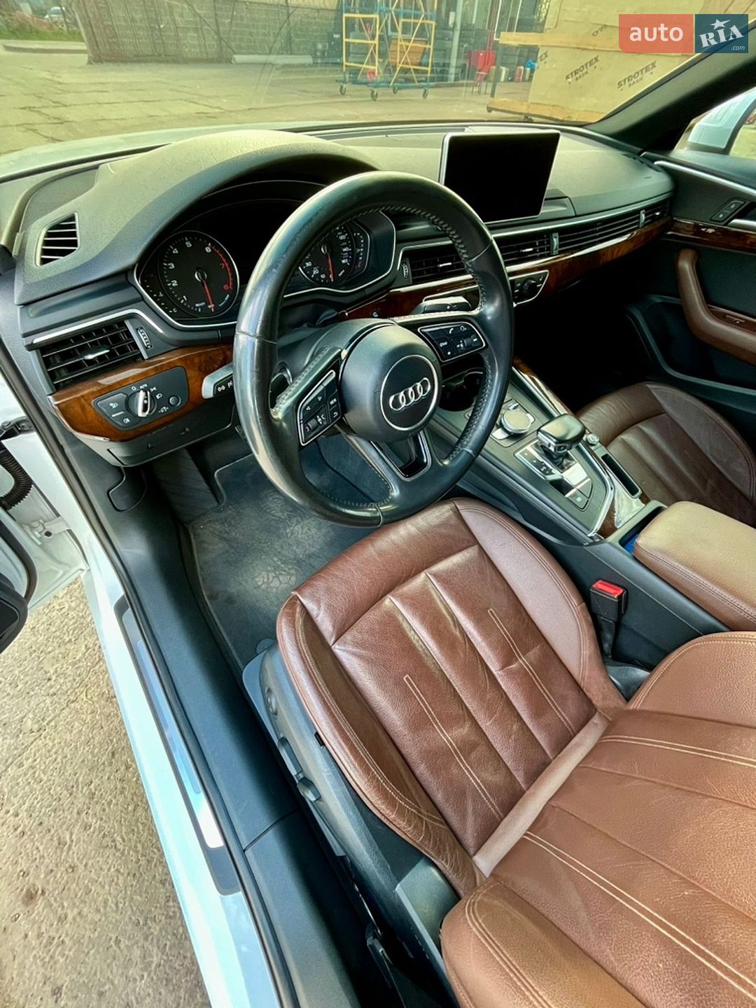 Audi A4 2017 VIN WAUGMAF43HA178524 фото оголошення 30 з 38