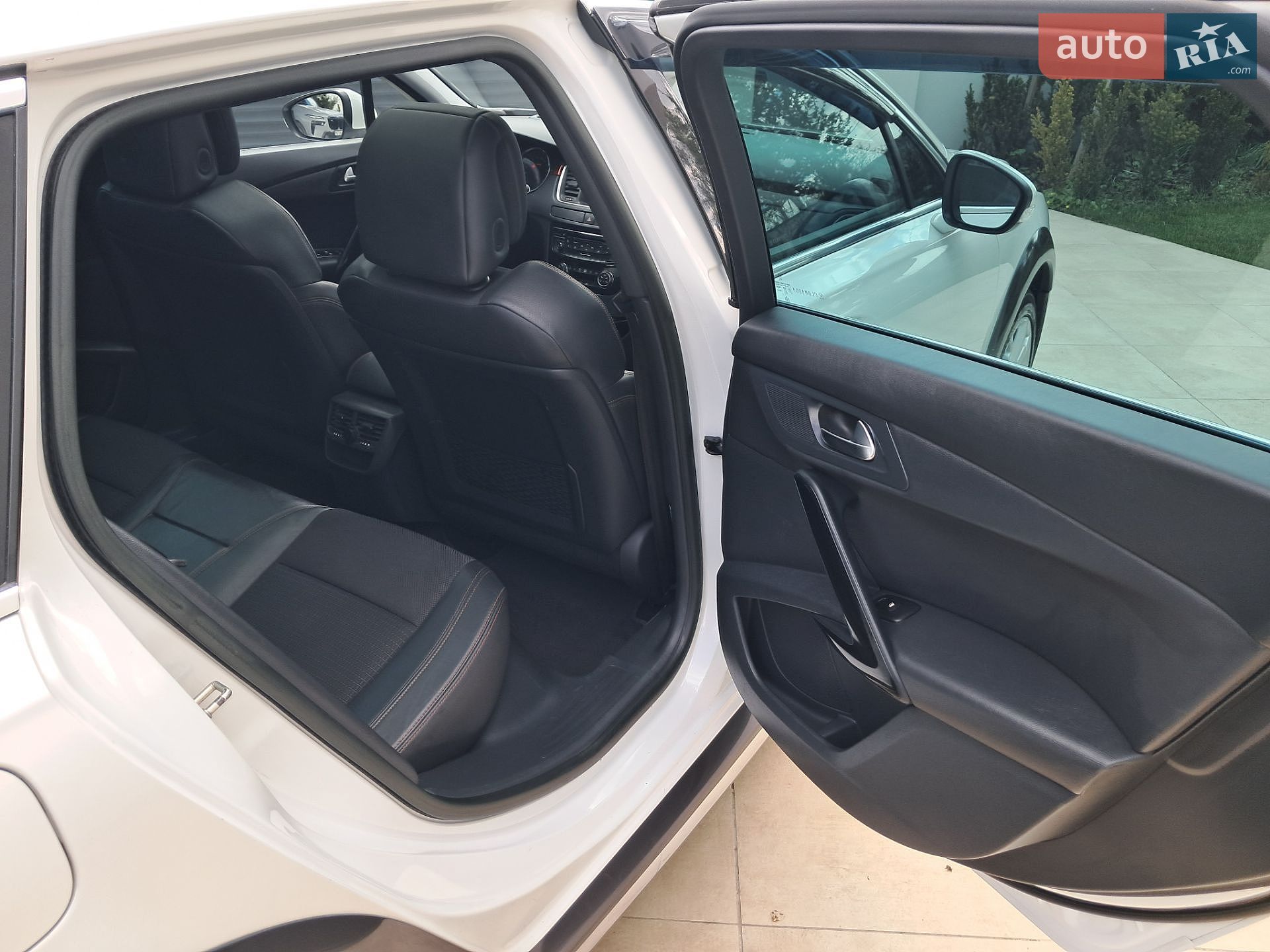 Peugeot 508 RXH 2012 VIN VF38URHC8CL081901 фото оголошення 28 з 41