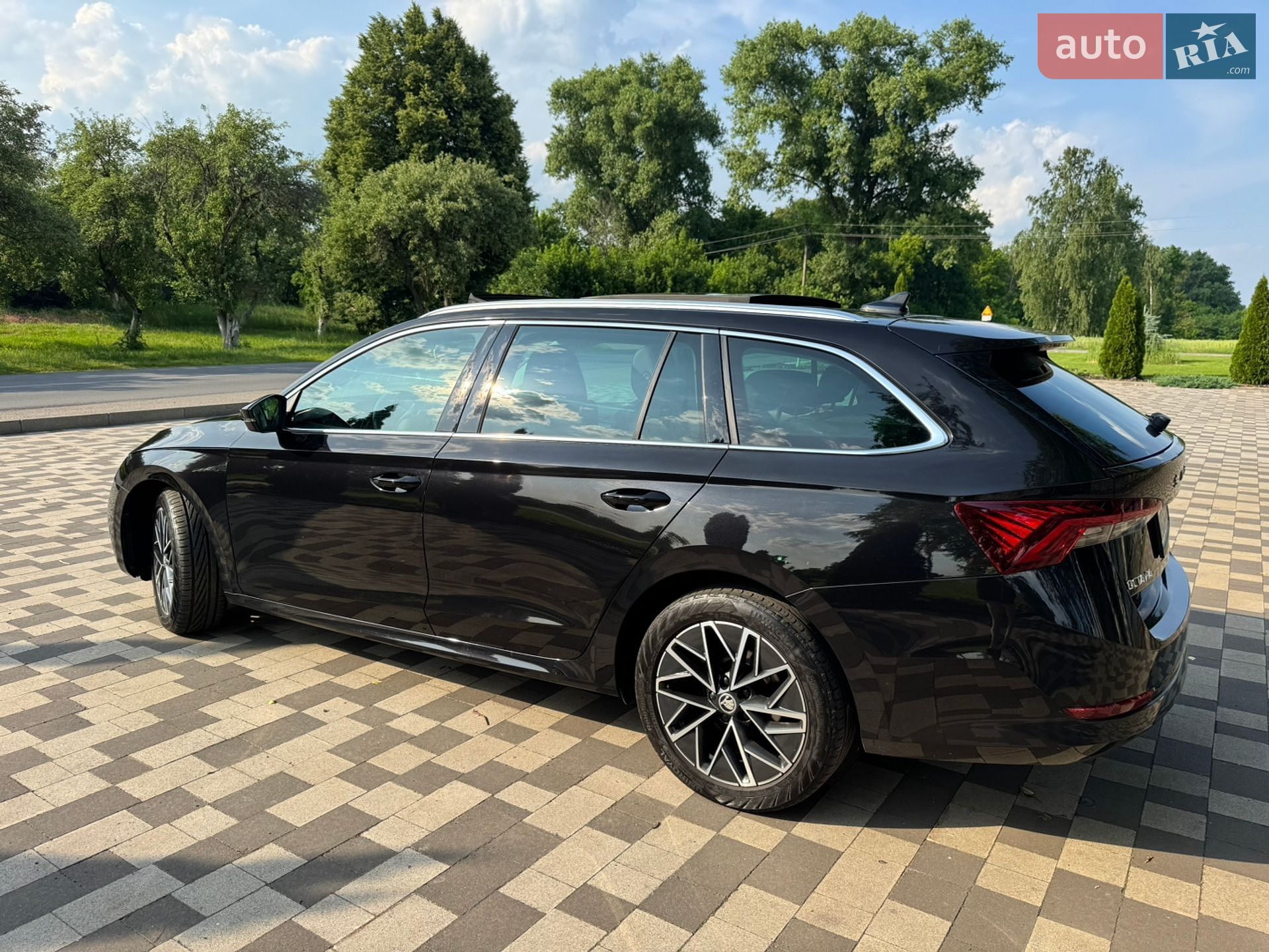 Skoda Octavia 2020 VIN TMBJJ7NX3LY036870 фото оголошення 4 з 39