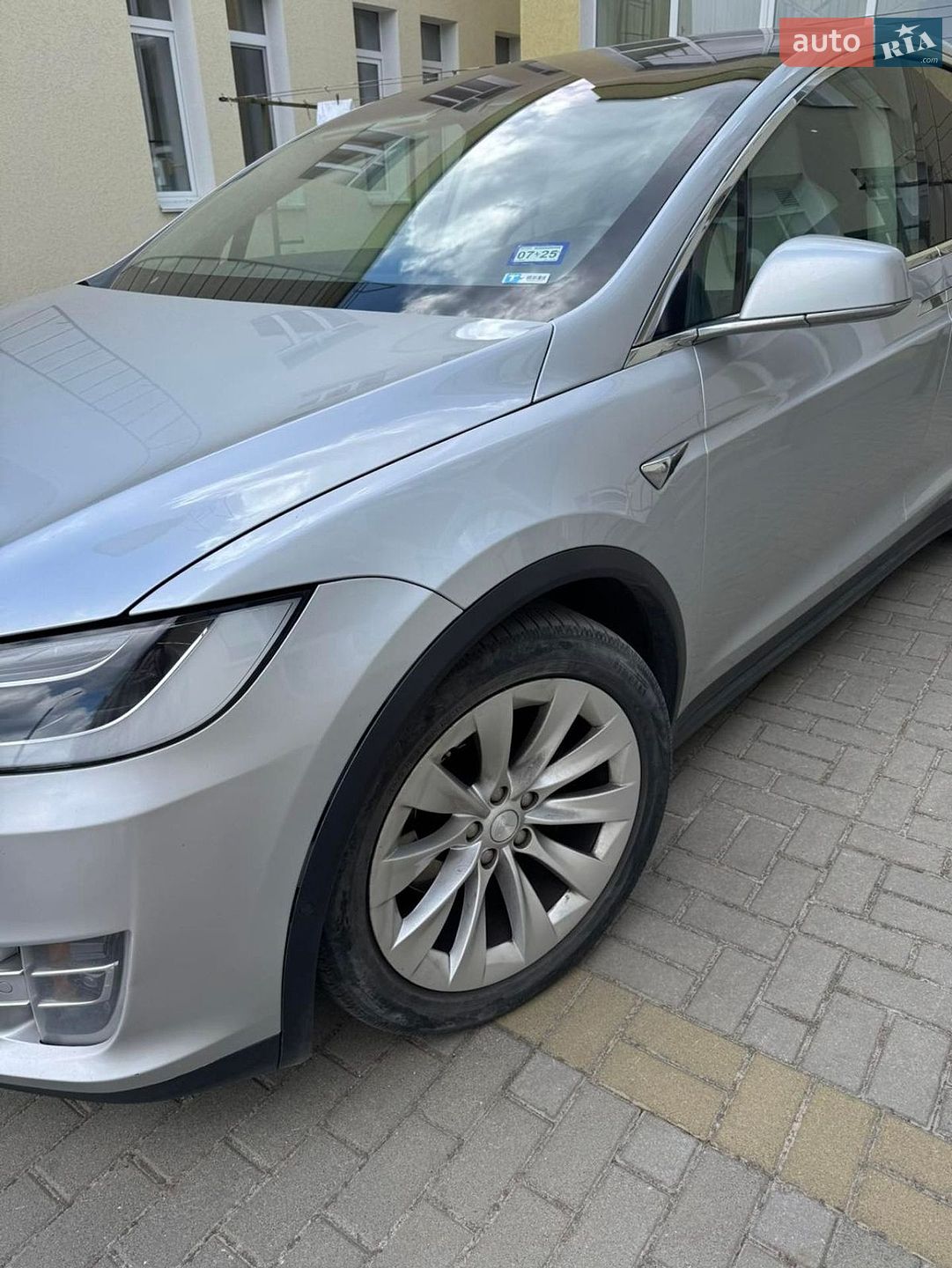 Tesla Model X 2018 VIN 5YJXCBE21JF113146 фото оголошення 7 з 10