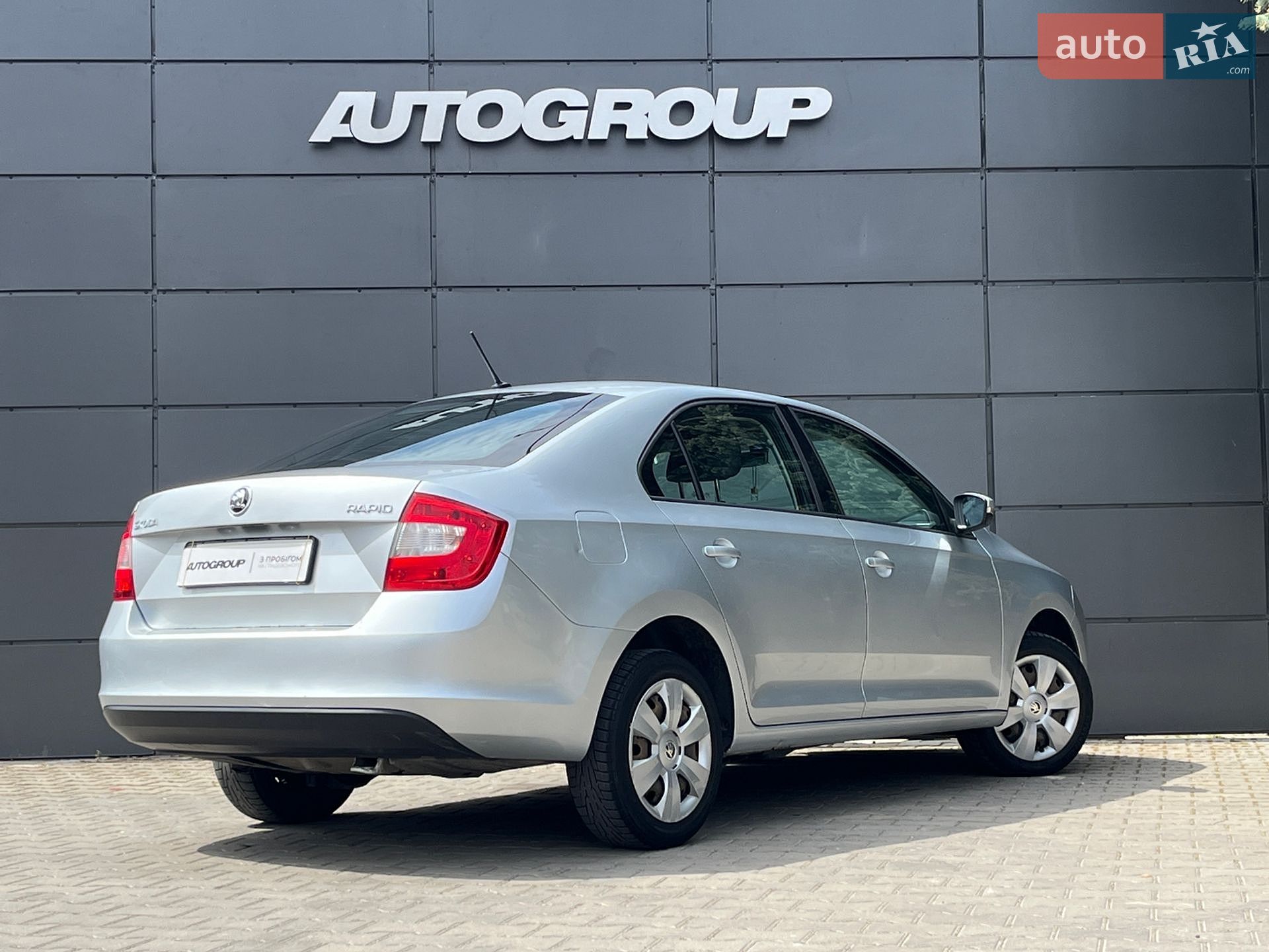 Skoda Rapid 2017 VIN TMBAA2NH1HB100782 фото оголошення 4 з 15