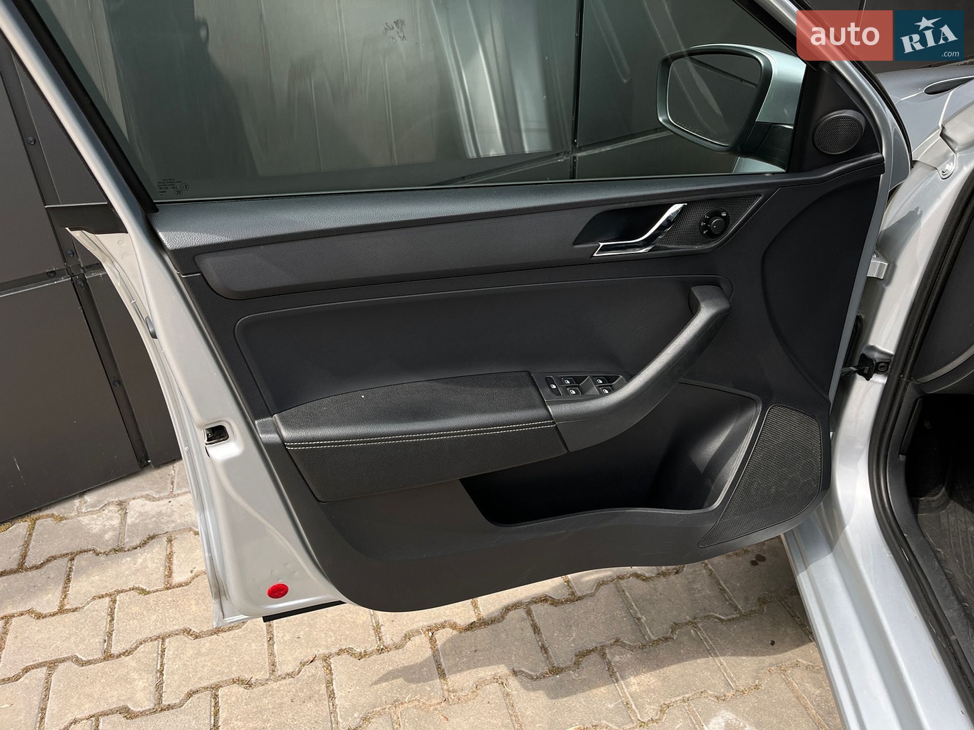 Skoda Rapid 2017 VIN TMBAA2NH1HB100782 фото оголошення 8 з 15