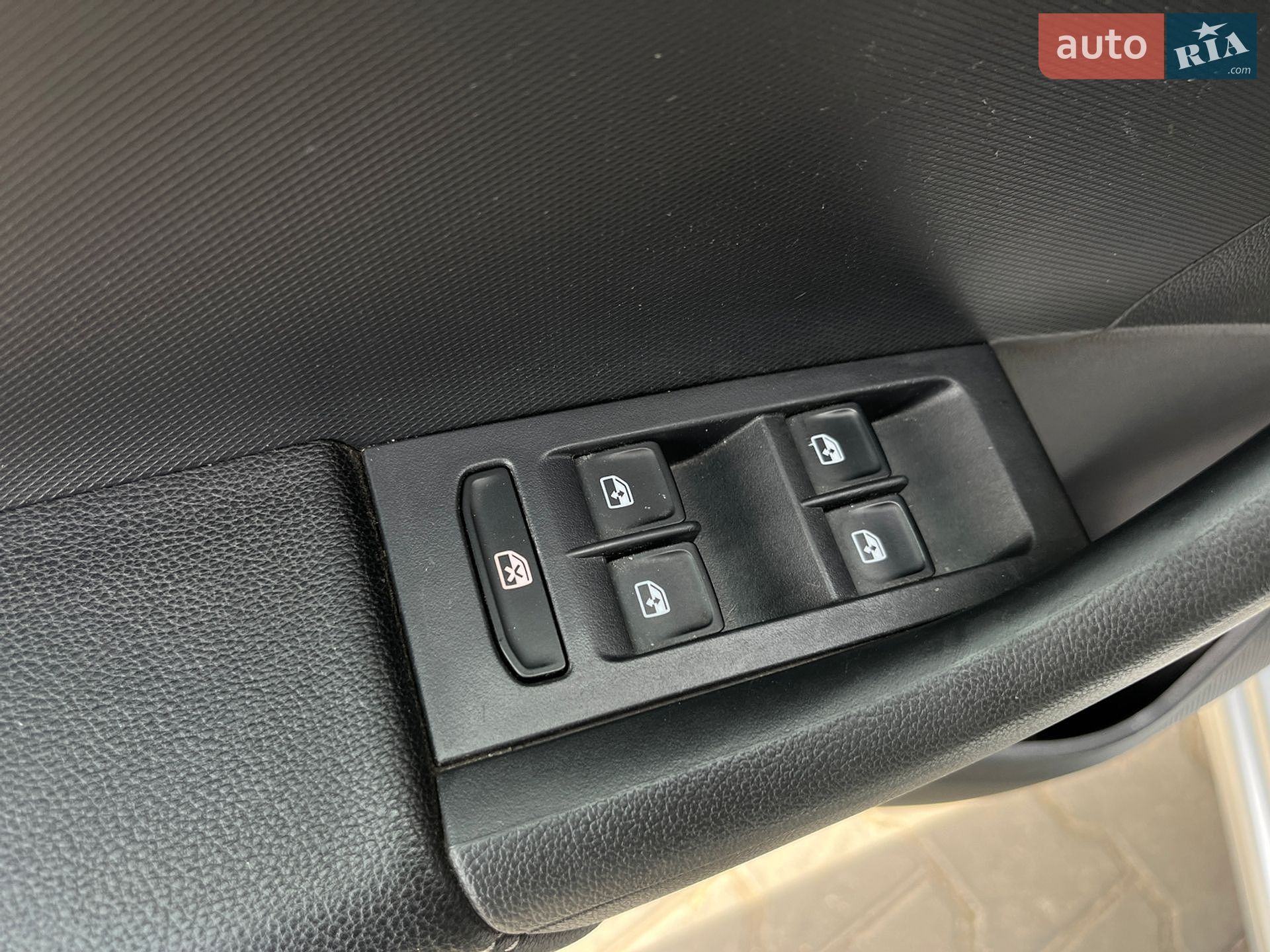 Skoda Rapid 2017 VIN TMBAA2NH1HB100782 фото оголошення 10 з 15