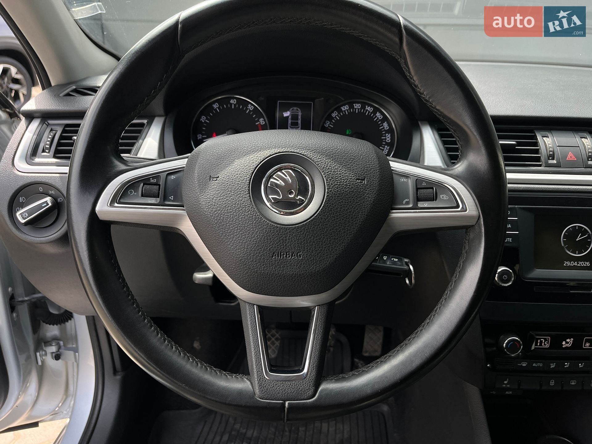 Skoda Rapid 2017 VIN TMBAA2NH1HB100782 фото оголошення 12 з 15