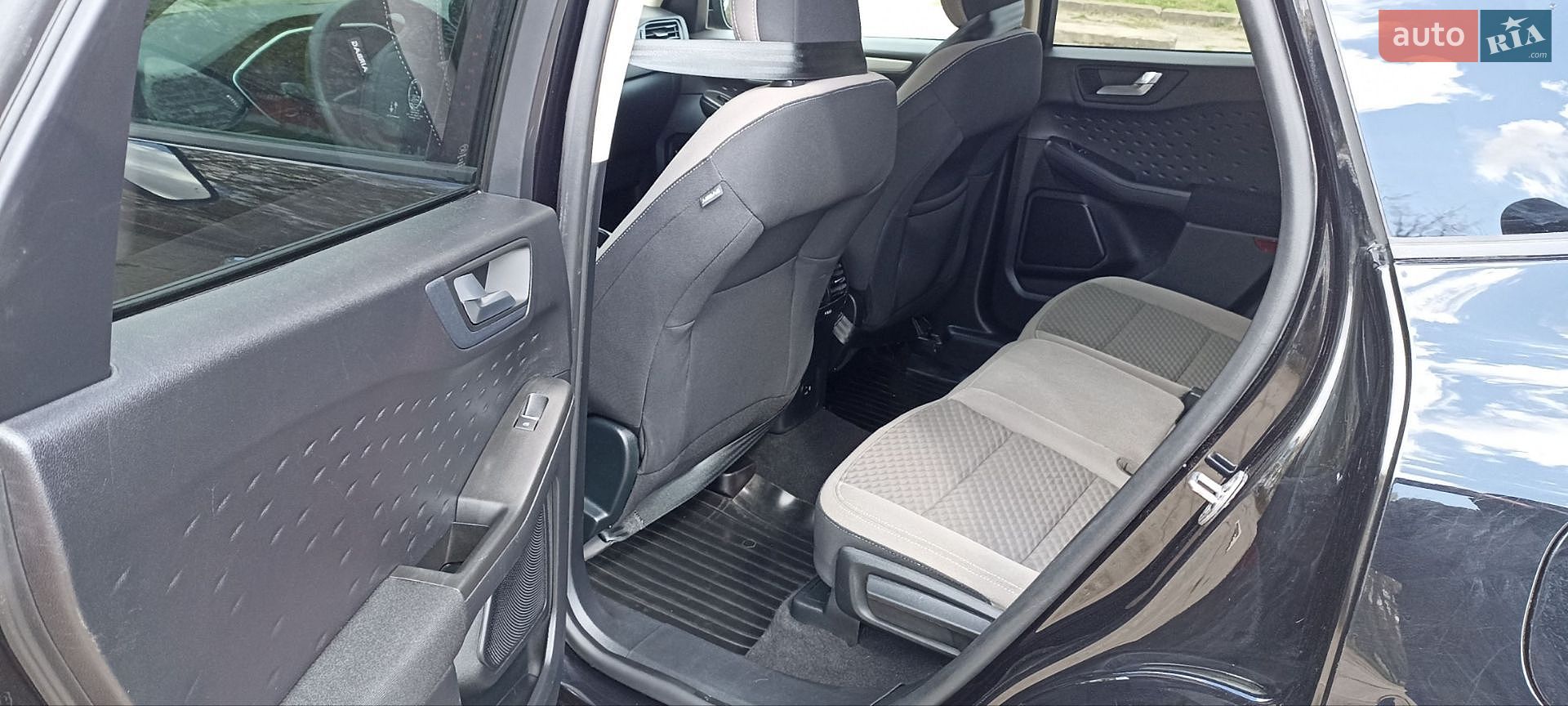 Ford Escape 2020 VIN 1FMCU9G61LUC15301 фото оголошення 10 з 25