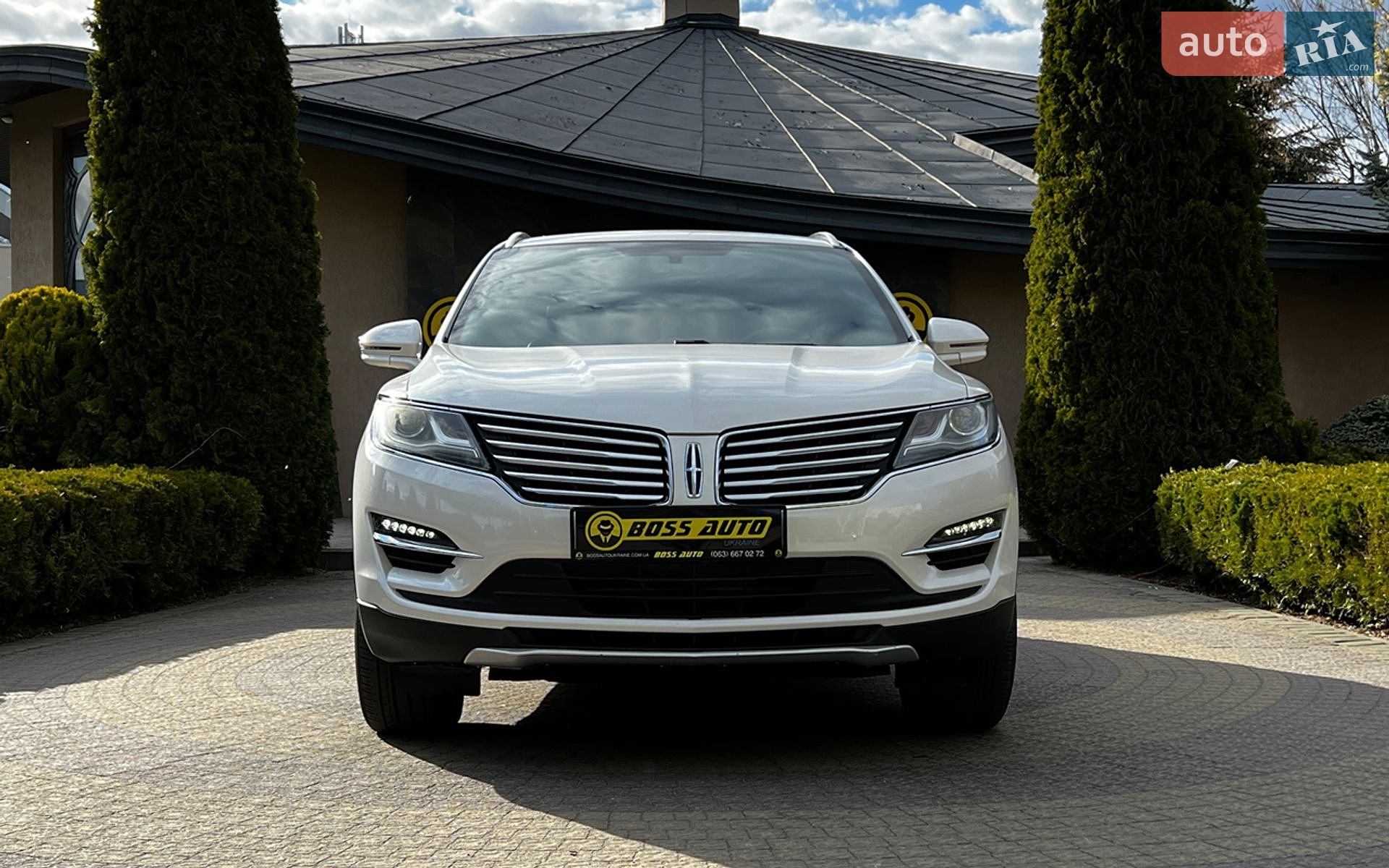 Lincoln MKC 2016 VIN 5LMCJ2D93HUL19145 фото оголошення 2 з 27