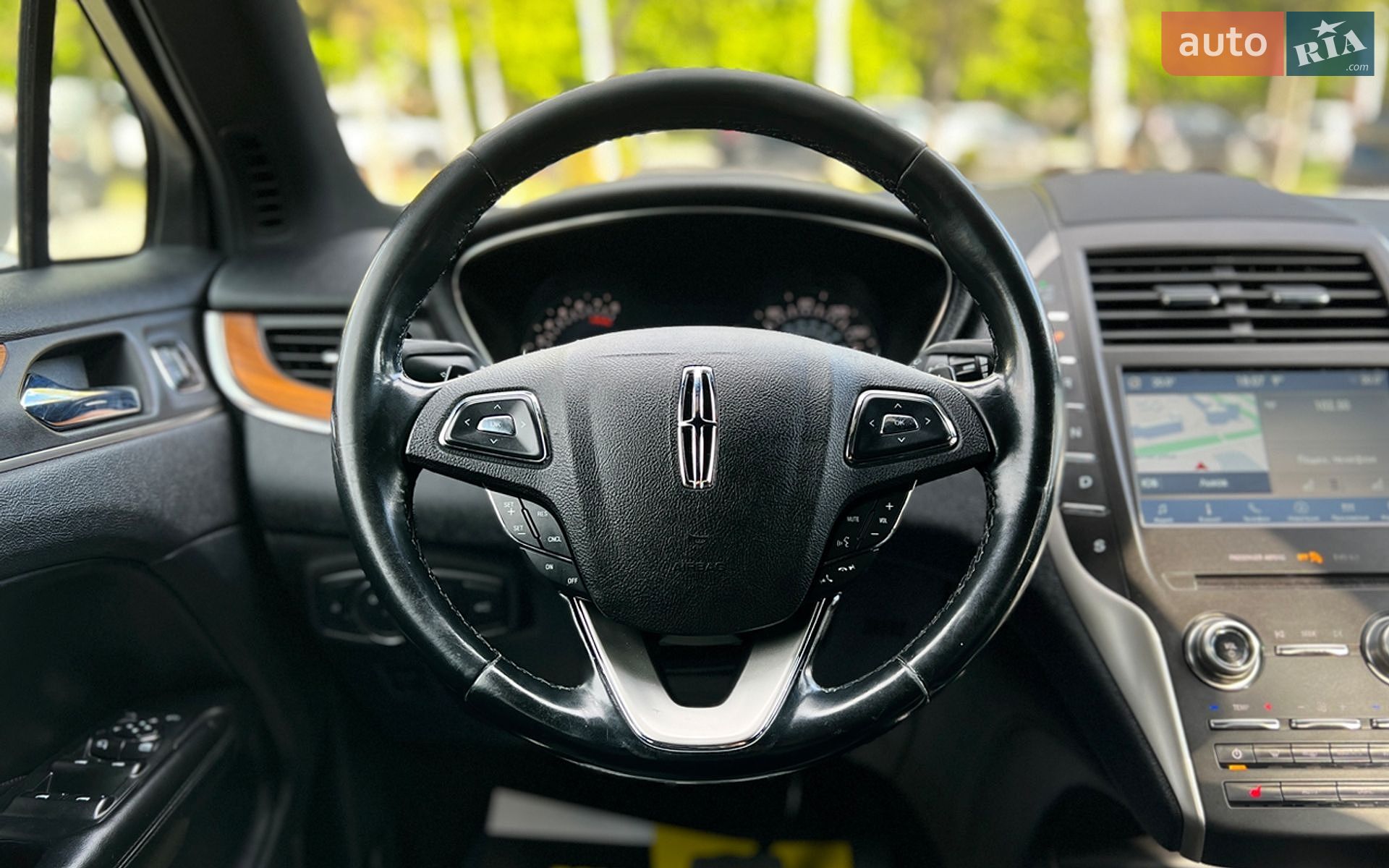 Lincoln MKC 2016 VIN 5LMCJ2D93HUL19145 фото оголошення 11 з 27