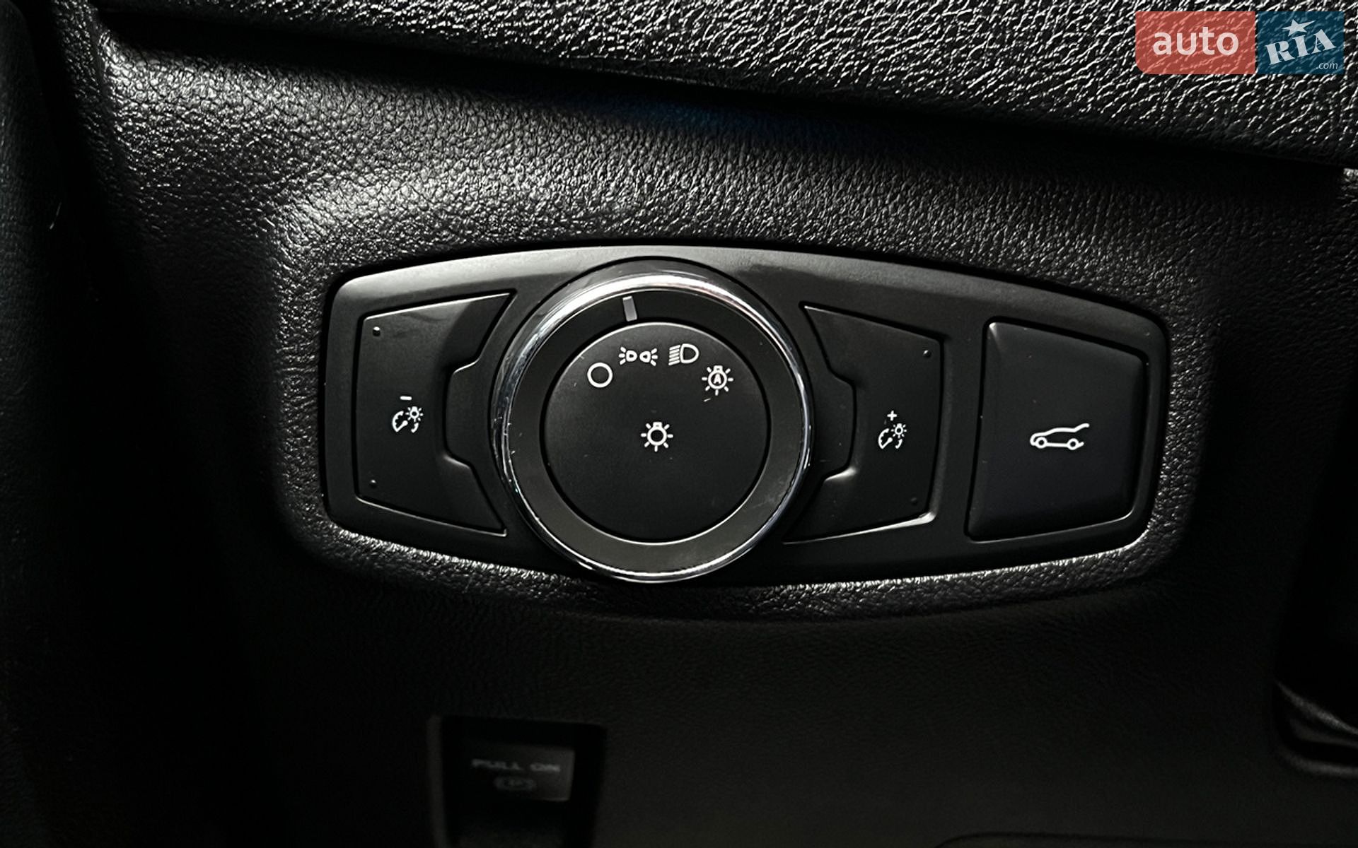 Lincoln MKC 2016 VIN 5LMCJ2D93HUL19145 фото оголошення 19 з 27