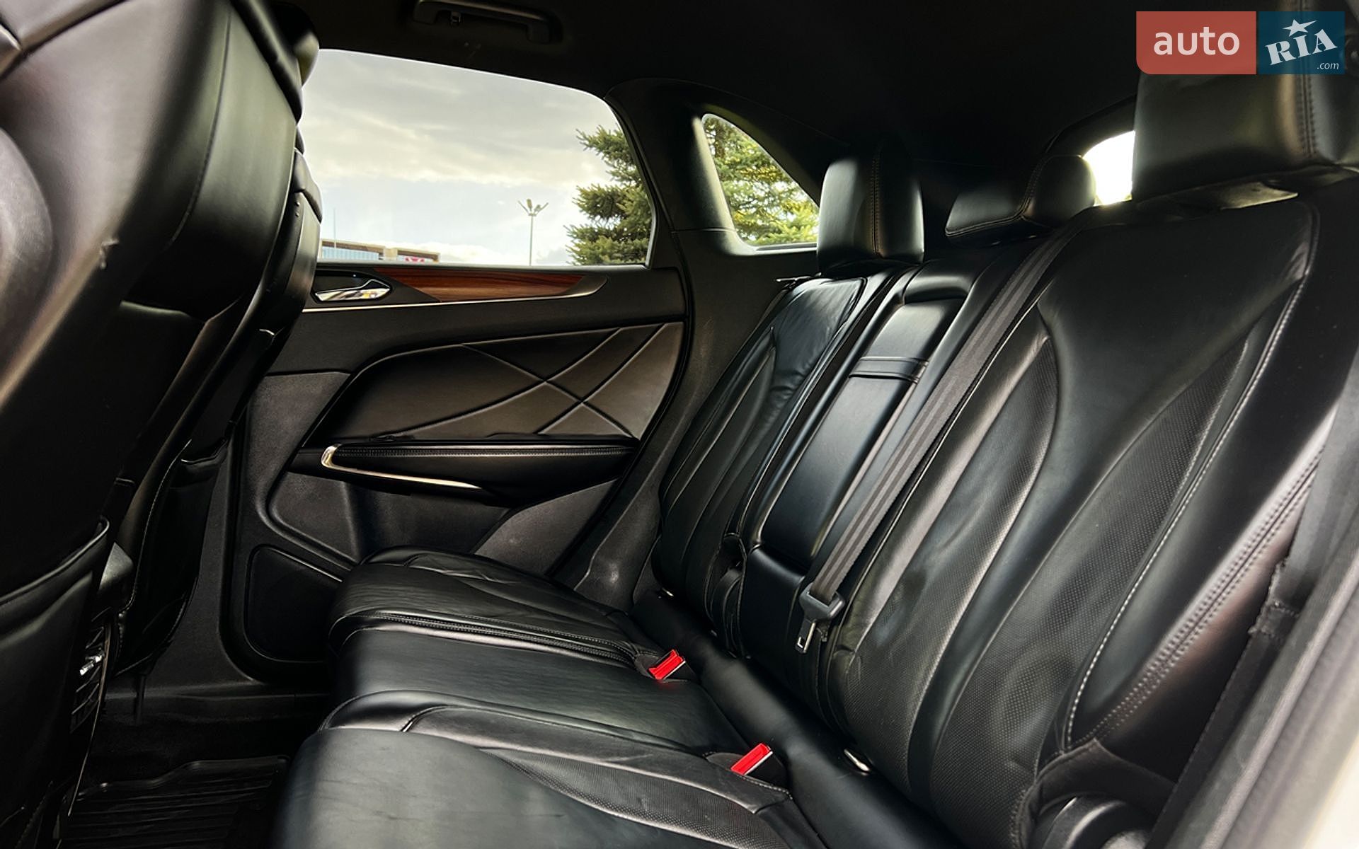 Lincoln MKC 2016 VIN 5LMCJ2D93HUL19145 фото оголошення 24 з 27