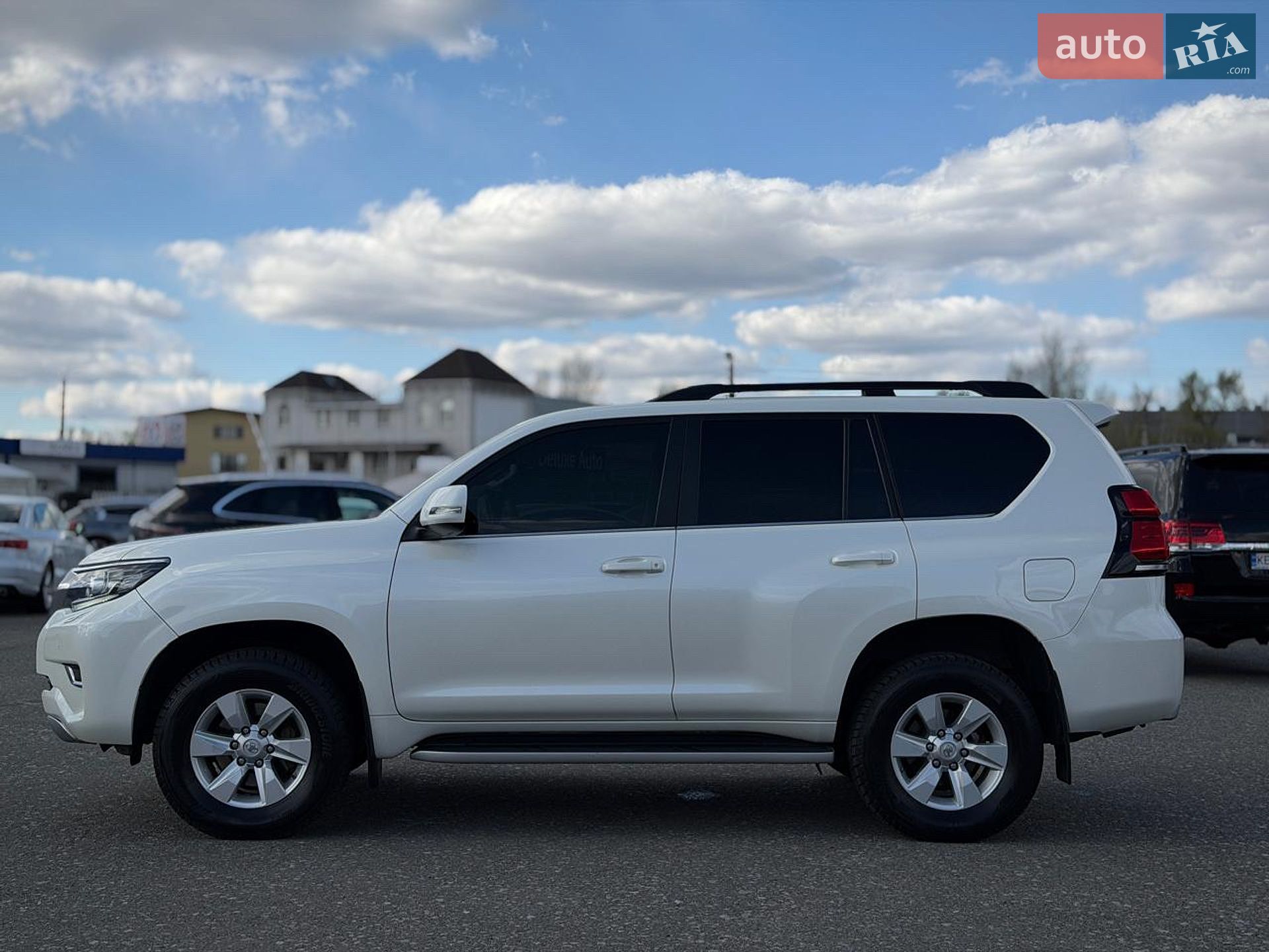 Toyota Land Cruiser Prado 2019 VIN JTEBU3FJ80K175983 фото оголошення 7 з 79