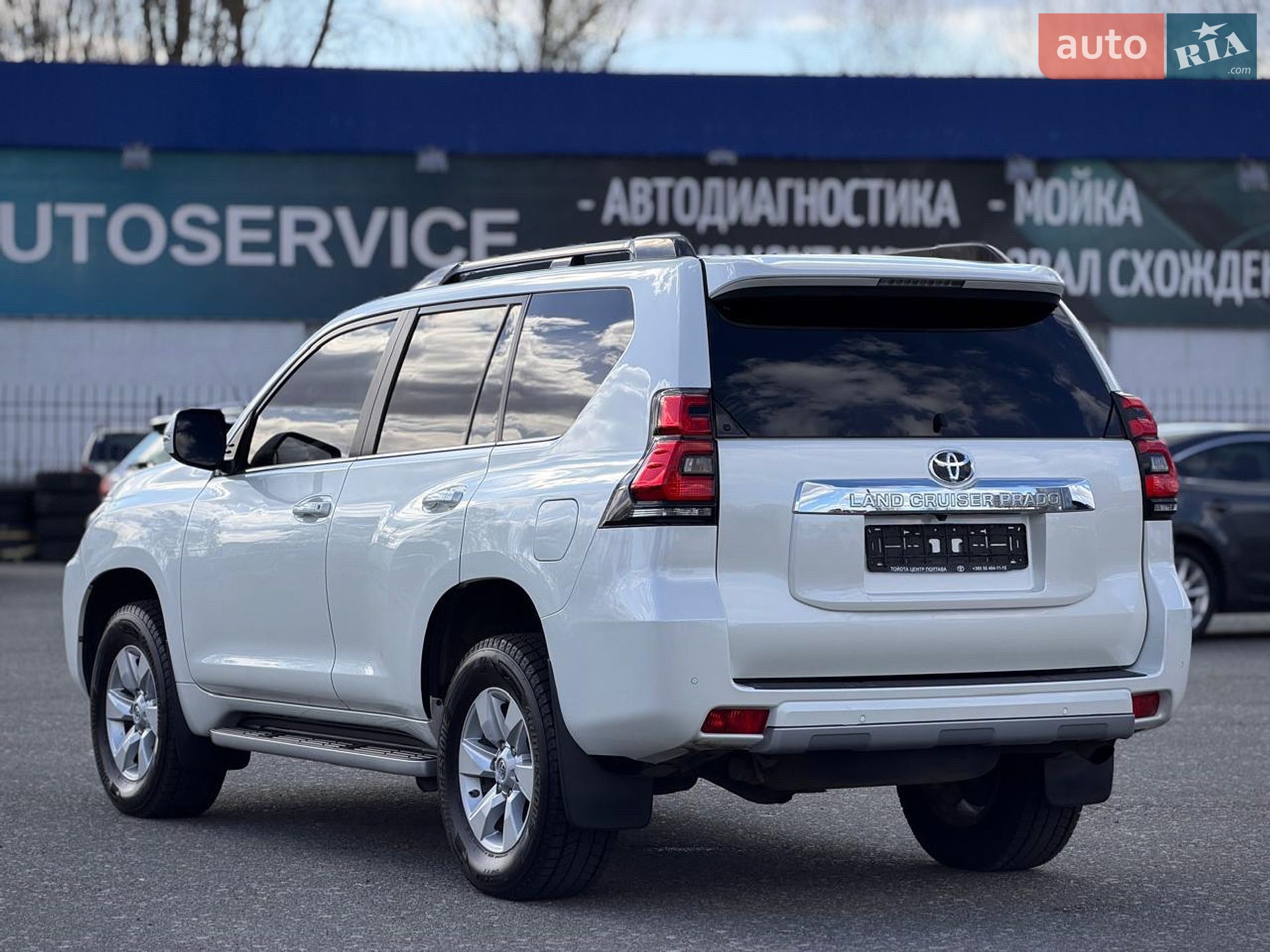 Toyota Land Cruiser Prado 2019 VIN JTEBU3FJ80K175983 фото оголошення 14 з 79
