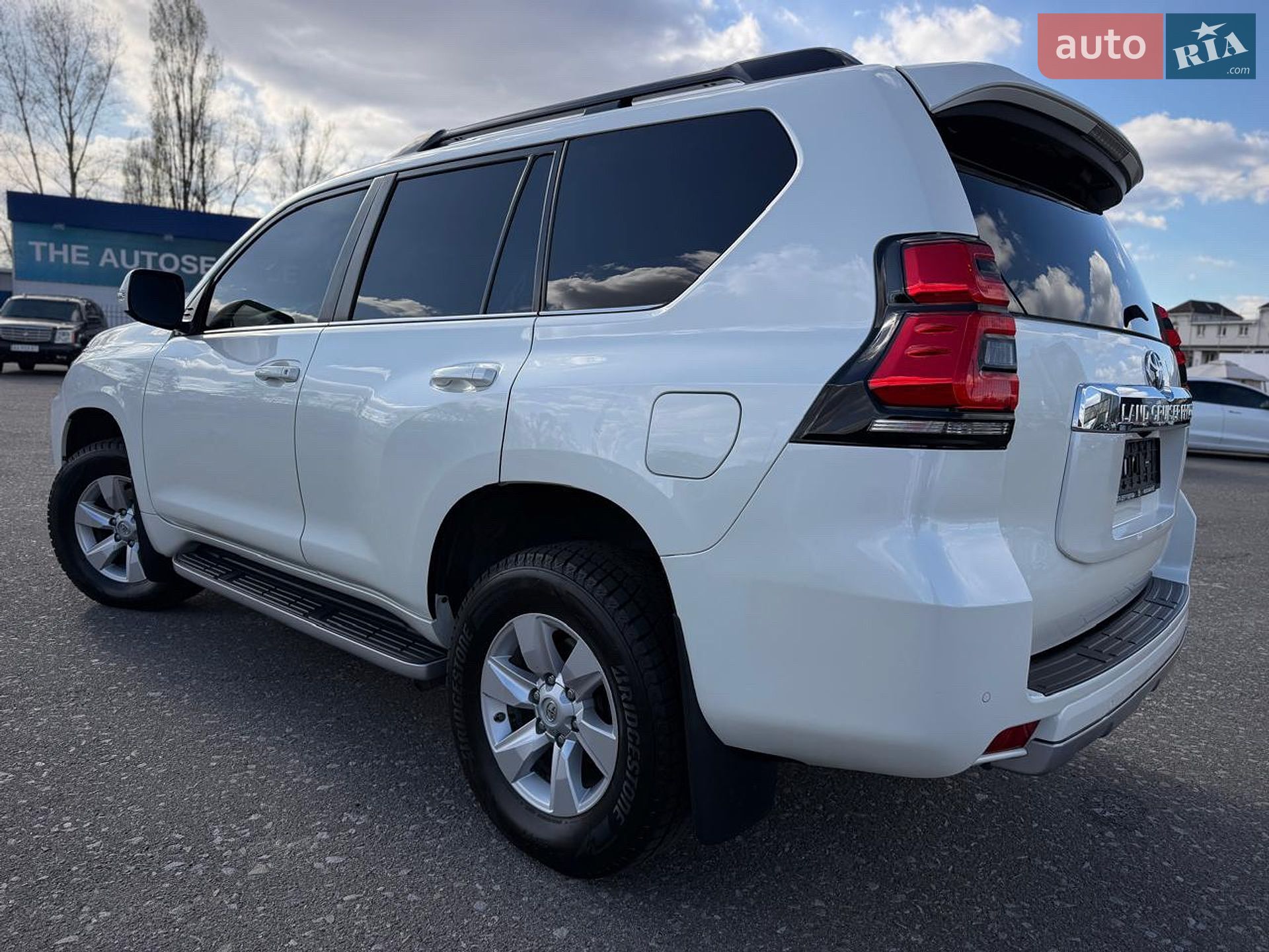 Toyota Land Cruiser Prado 2019 VIN JTEBU3FJ80K175983 фото оголошення 23 з 79
