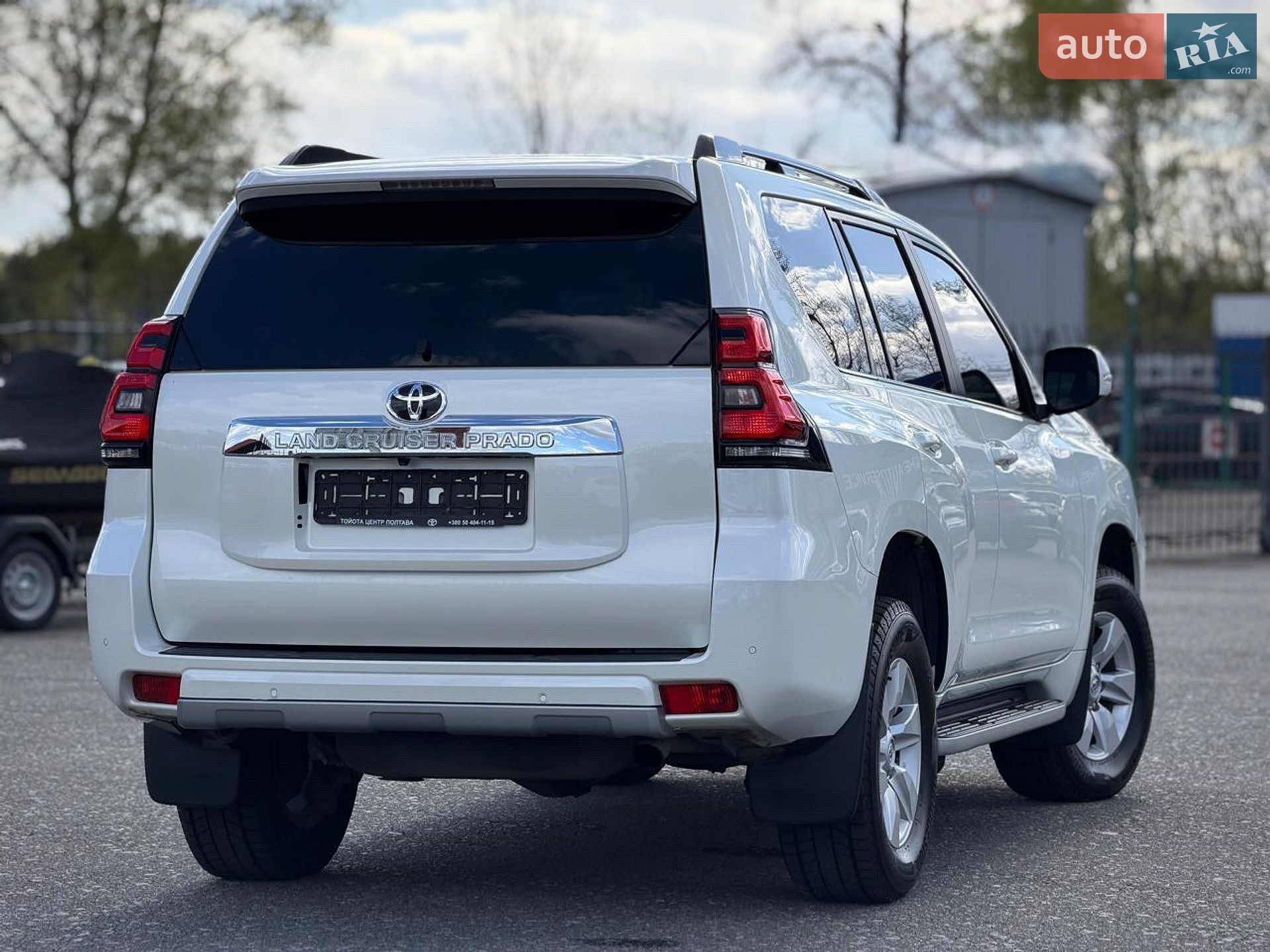 Toyota Land Cruiser Prado 2019 VIN JTEBU3FJ80K175983 фото оголошення 24 з 79