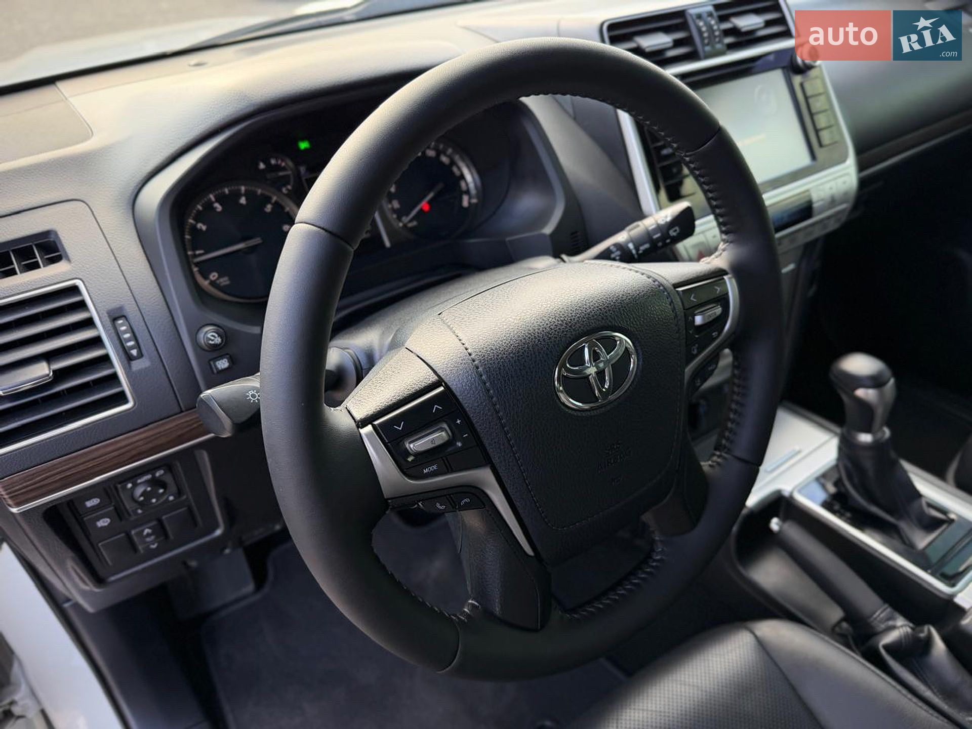Toyota Land Cruiser Prado 2019 VIN JTEBU3FJ80K175983 фото оголошення 32 з 79