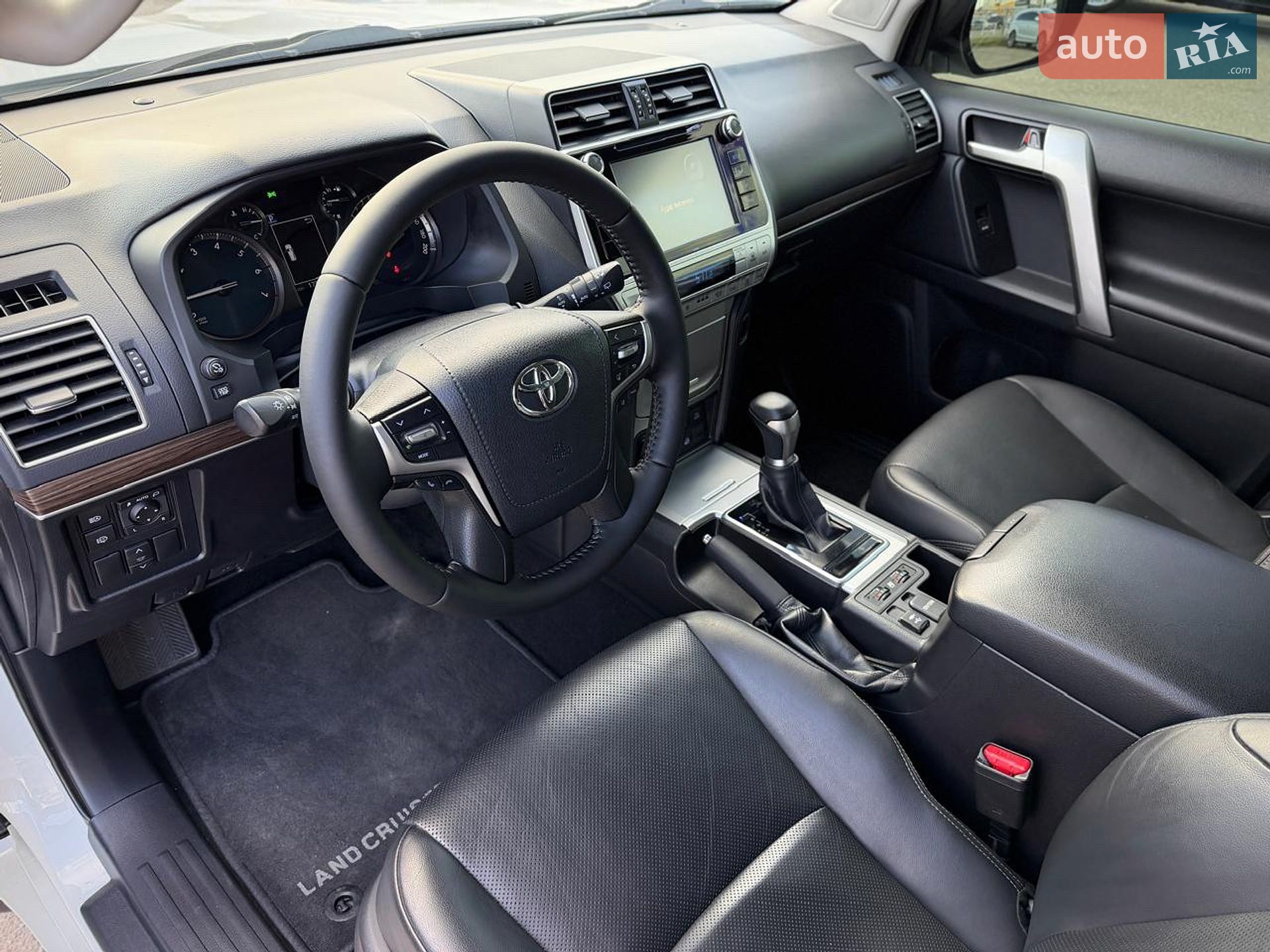 Toyota Land Cruiser Prado 2019 VIN JTEBU3FJ80K175983 фото оголошення 34 з 79